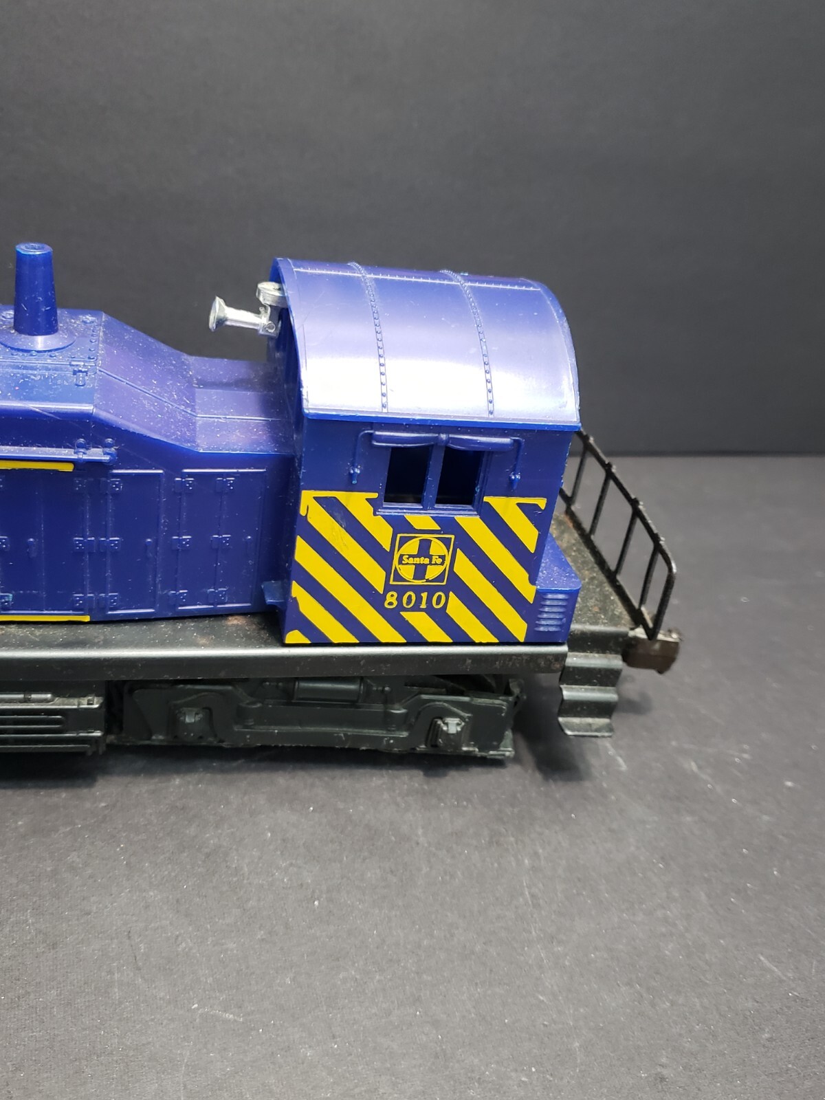 Lionel O Scale Santa Fe ATSF 8010 Switcher Royal Blue Purple Very Good L201
