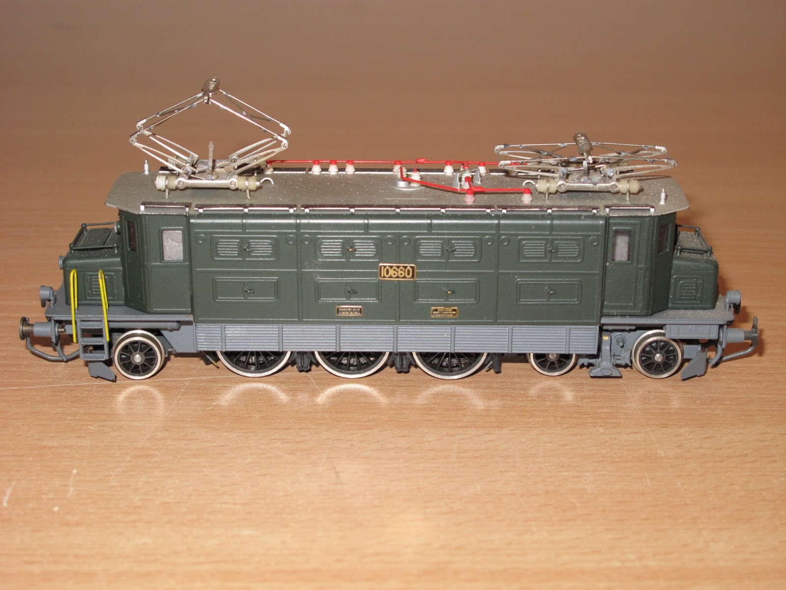 Metropolitan SA Nr. 520 H0 E-Lok AE 3/6 I CFF In Top