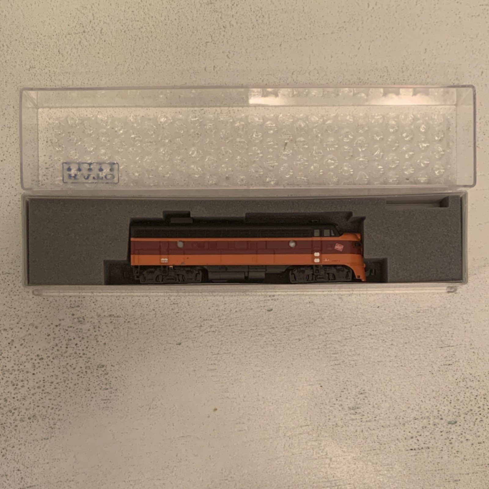 KATO N Scale EMD FP7A Milwaukee Road Diesel Locomotive 176-6358