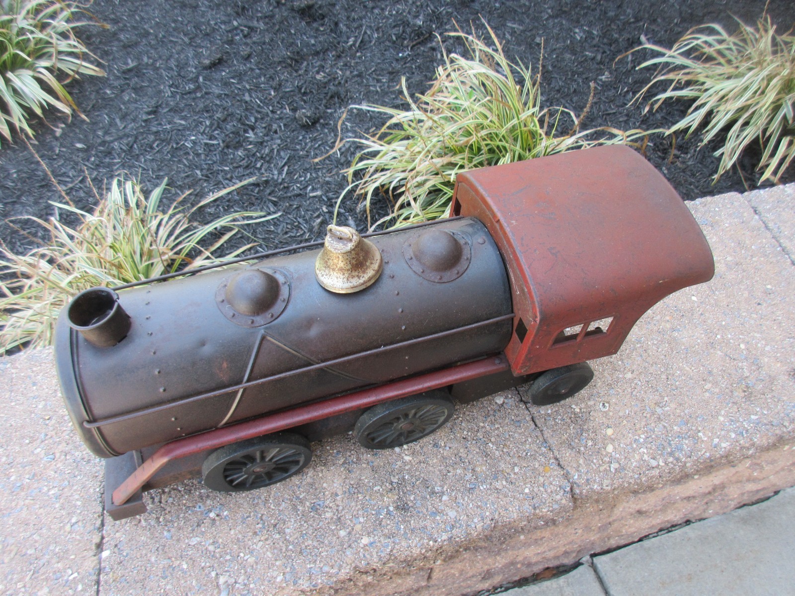 OLD TIN LOCOMOTIVE TOY TRAIN *BARN FIND CONDITION* GREAT PATINA ORIGINAL PAINT.
