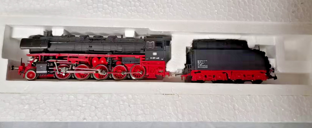 JOUEF 874200 BR 044 170-9 DB Black Red Frame, Witte Deflectors, DB Logo