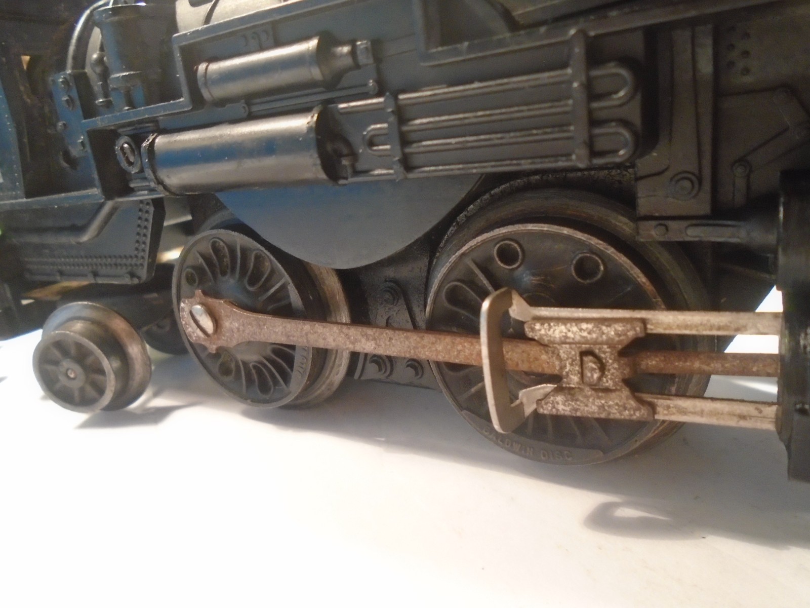 LIONEL 2-4-2 No 1001 STEAM LOCOMOTIVE WITH ATSF TENDER, TRACK TESTED 5-142-5
