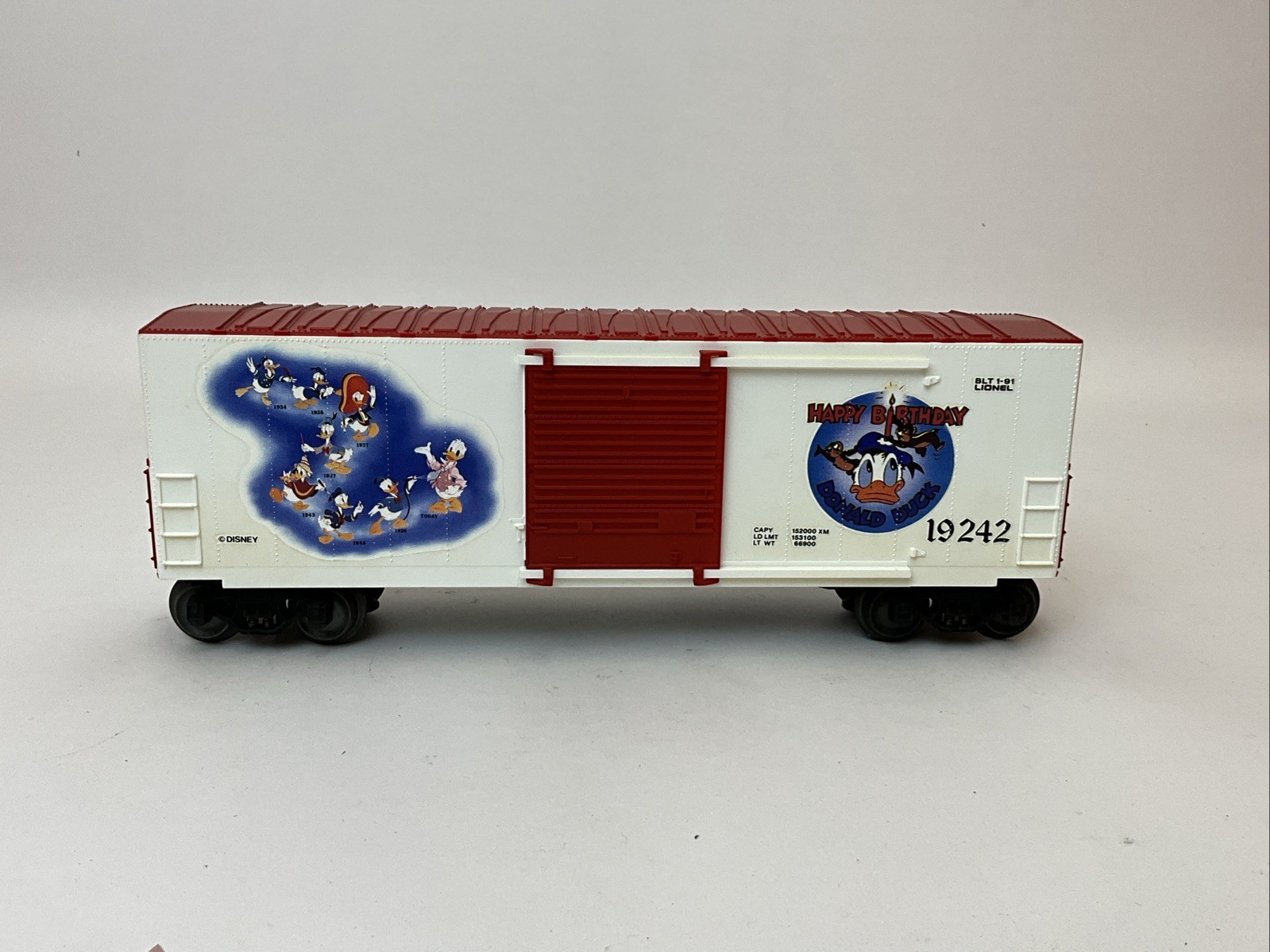 LIONEL 6-18311 DISNEY MICKEY MOUSE EP-5 ELECTRIC ENGINE, 5 BOXCARS & CABOOSE