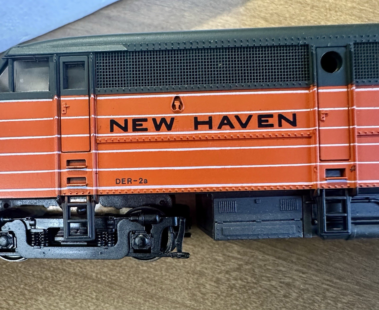 Frateschi HO New Haven 0424 Diesel Locomotive Orange & Black NEW in Open Box