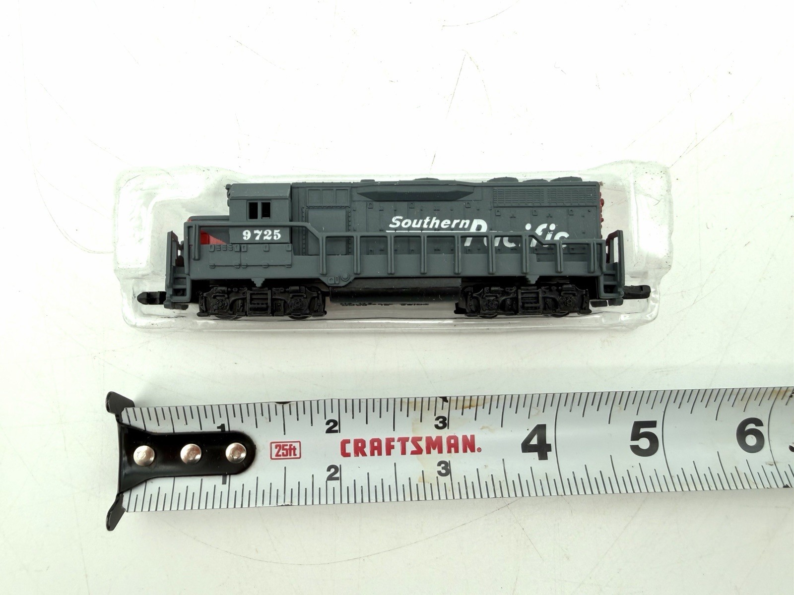 Southern Pacific 9725 N Scale Dummy Locomotive No. 418 w/ Box High Speed