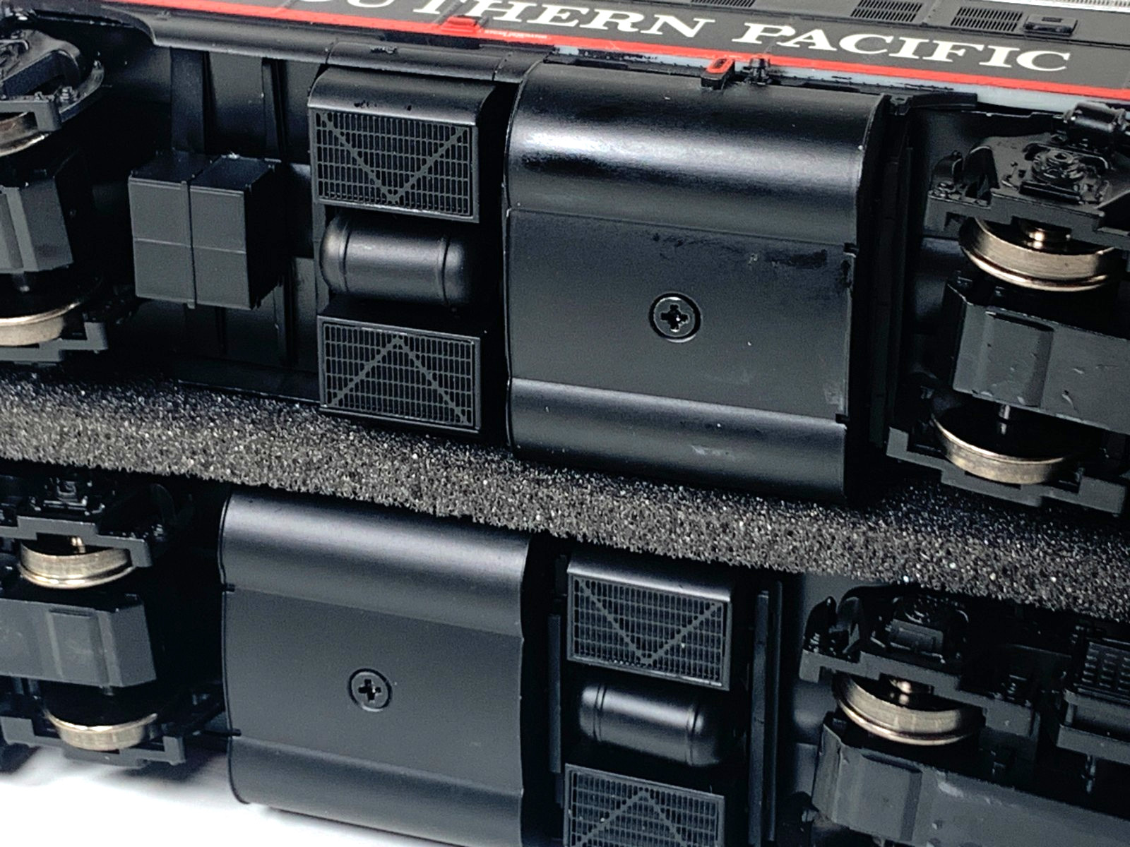 Athearn Genesis HO G22837 Southern Pacific FP7AB Passenger Diesels – DCC/ Sound