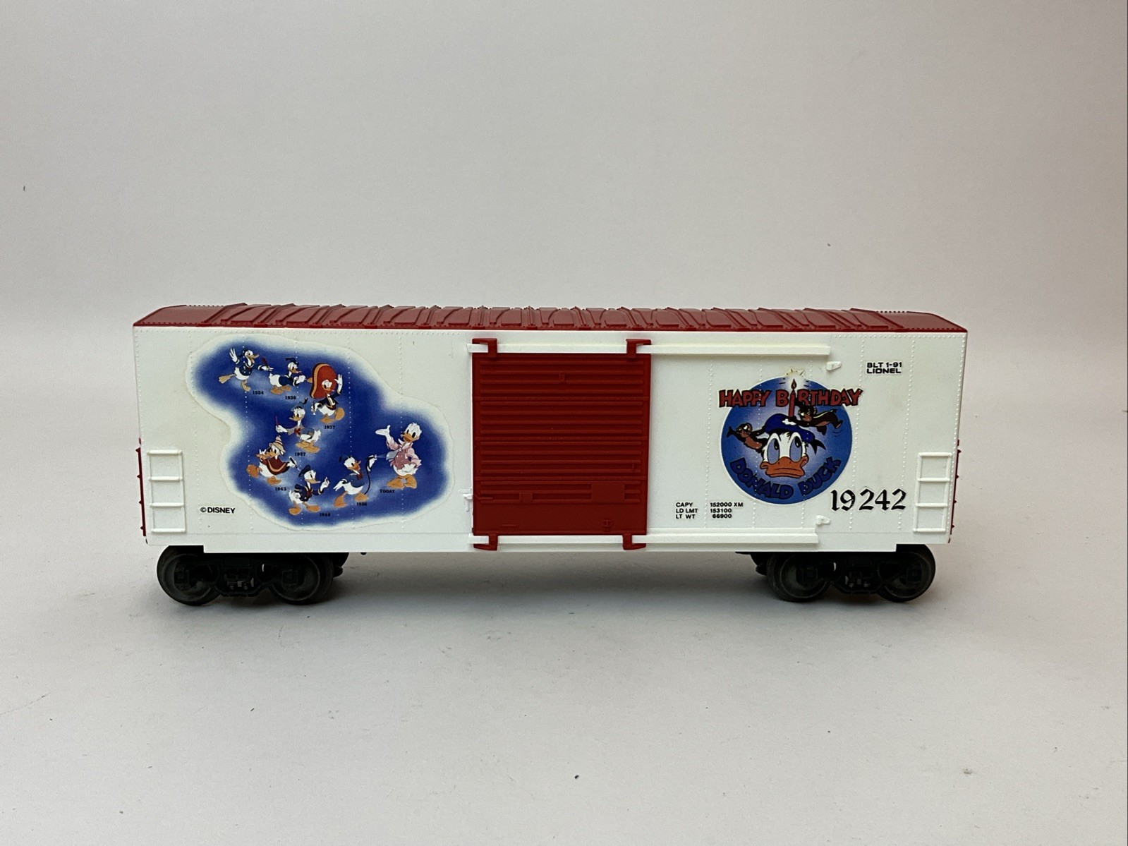 LIONEL 6-18311 DISNEY MICKEY MOUSE EP-5 ELECTRIC ENGINE, 5 BOXCARS & CABOOSE