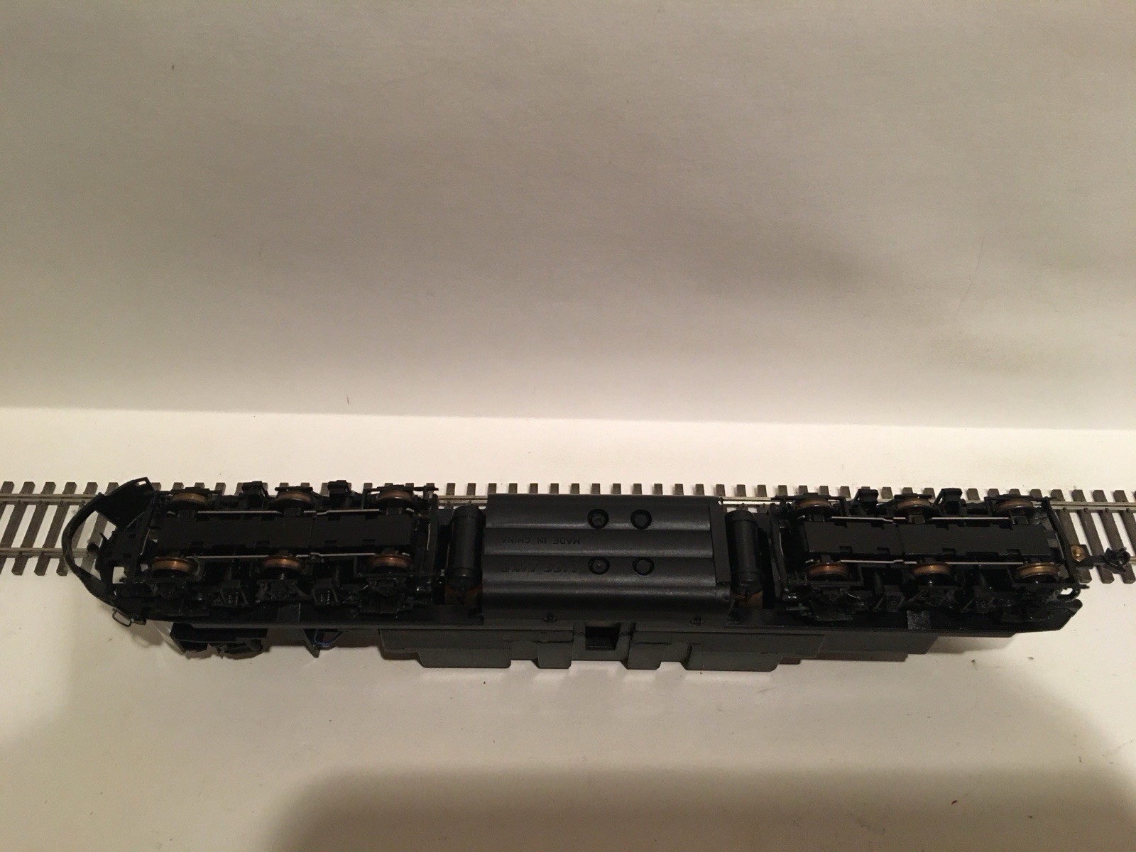 HO Proto 2000 Illinois Central E8/9 Powered Diesel Locomotive IC #4022
