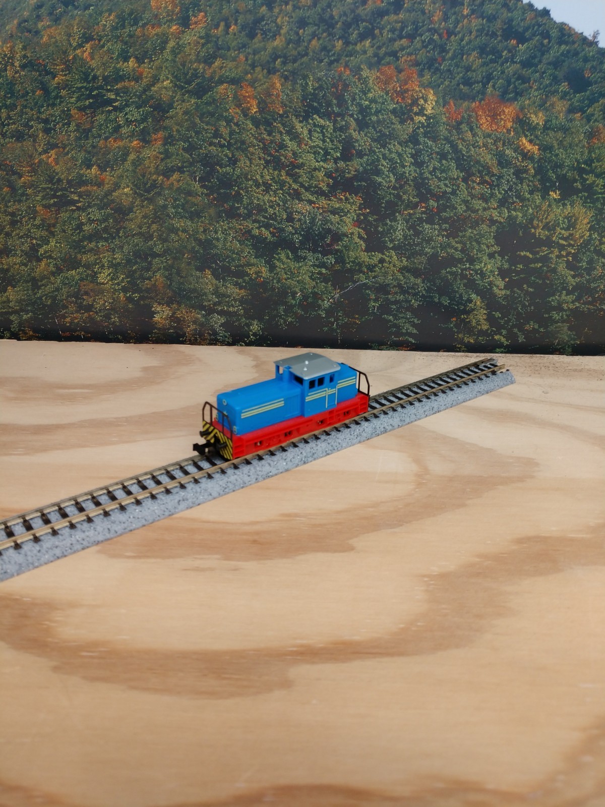 Minitrix N scale 4 axle diesel switcher – Item #2066