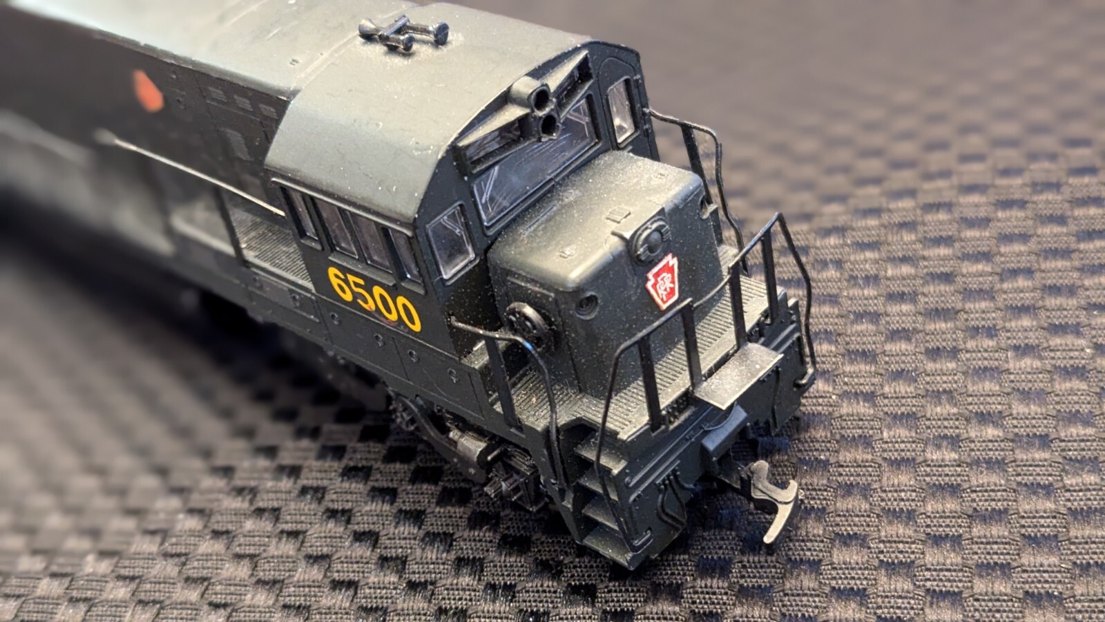 Rivarossi GE U25B Locomotive, PRR #6500, runs good, looks good