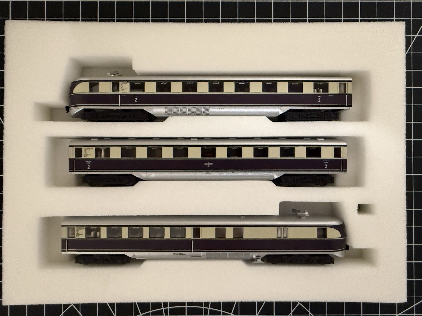 Hobbytrain 16061 SVT Köln Diesel Railcar Set (DRG) – 1:160/N