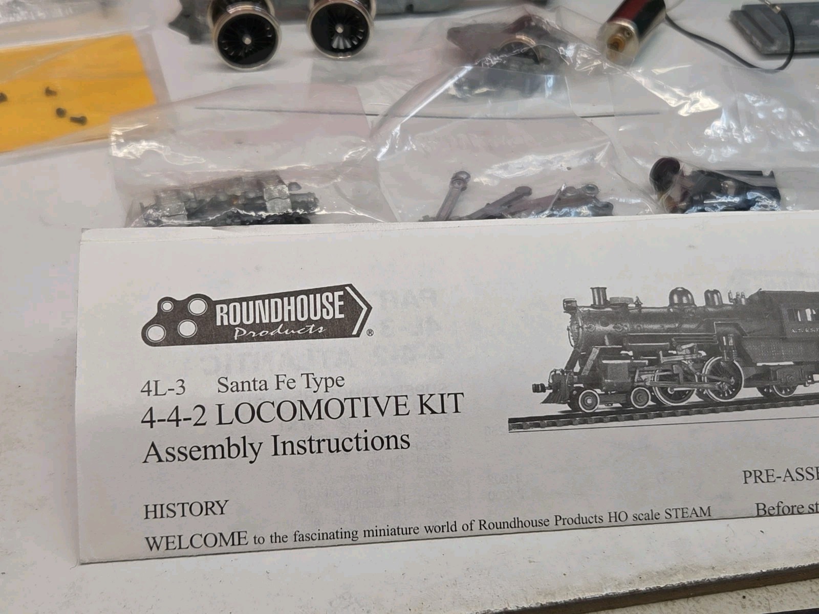 Roundhouse Santa Fe 4-4-2 Locomotive Kit