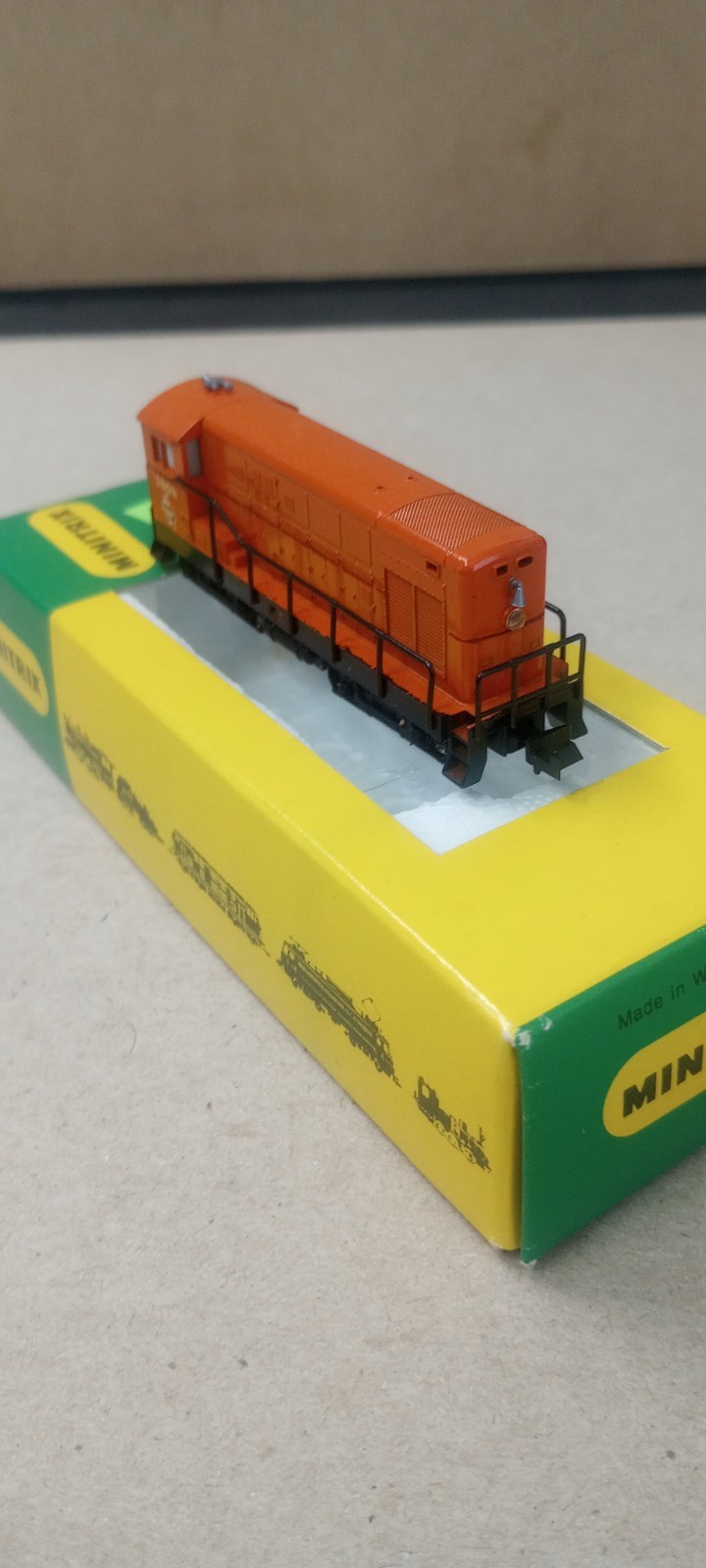 N Scale Vintage Minitrix H12-44 Fairbanks Morse Switcher