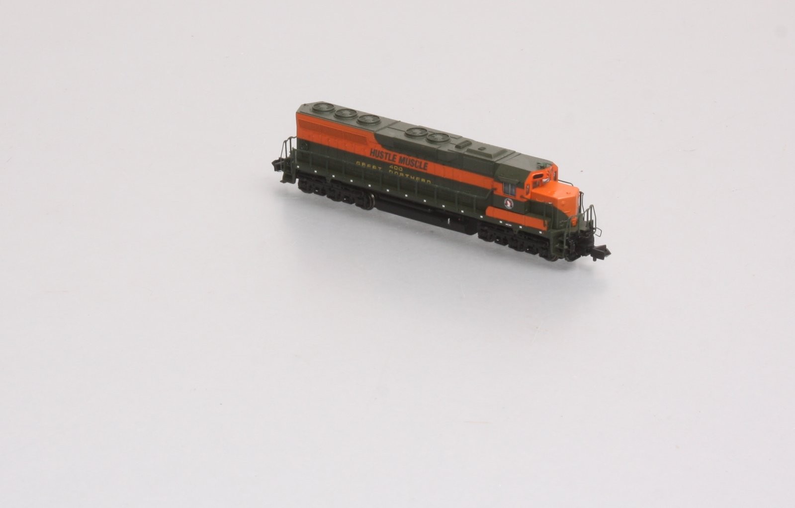 Spectrum 82752 N Great Northern “Hustle Muscle” GE EMD SD-45 Diesel Loco #400 LN