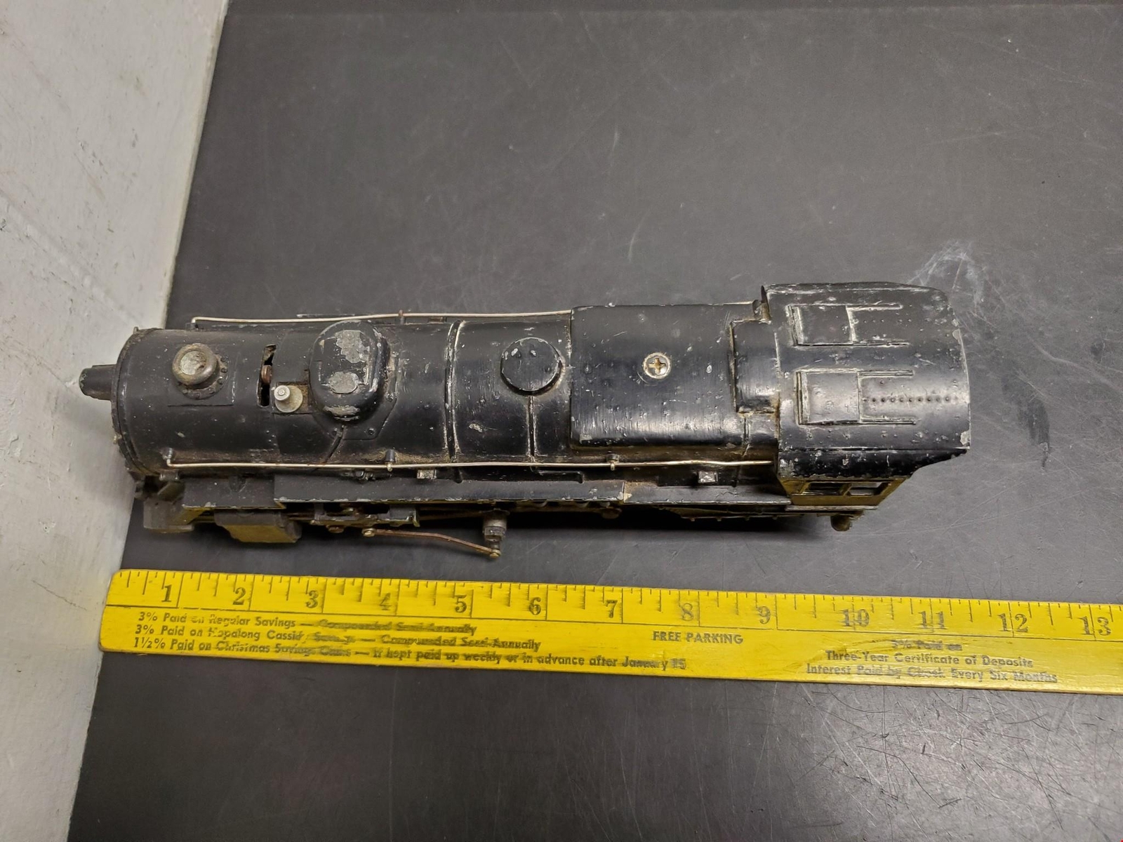 VINTAGE LIONEL LOCOMOTIVE 2025 O SCALE GAUGE-GOOD CONDITION TRAIN