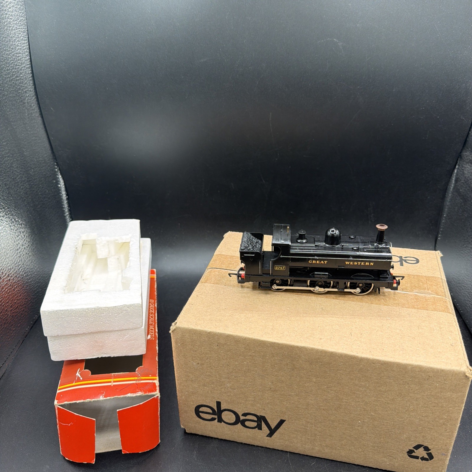 Hornby OO Scale Black R158 0-6-0 Great Western 2747 Steam Locomotive