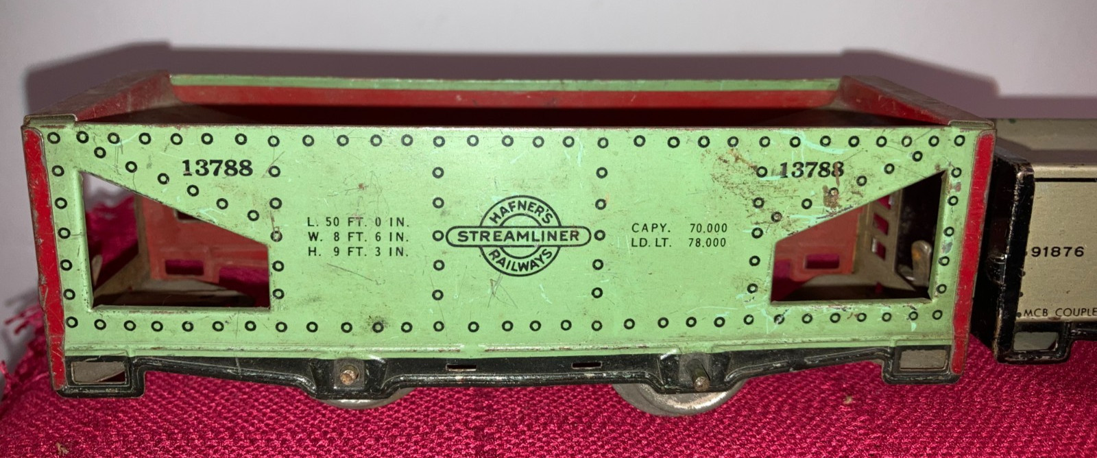 Hafner O Gauge Clockwork Loco #1010 with Key , Tender, 3 Freights & Caboose Runs