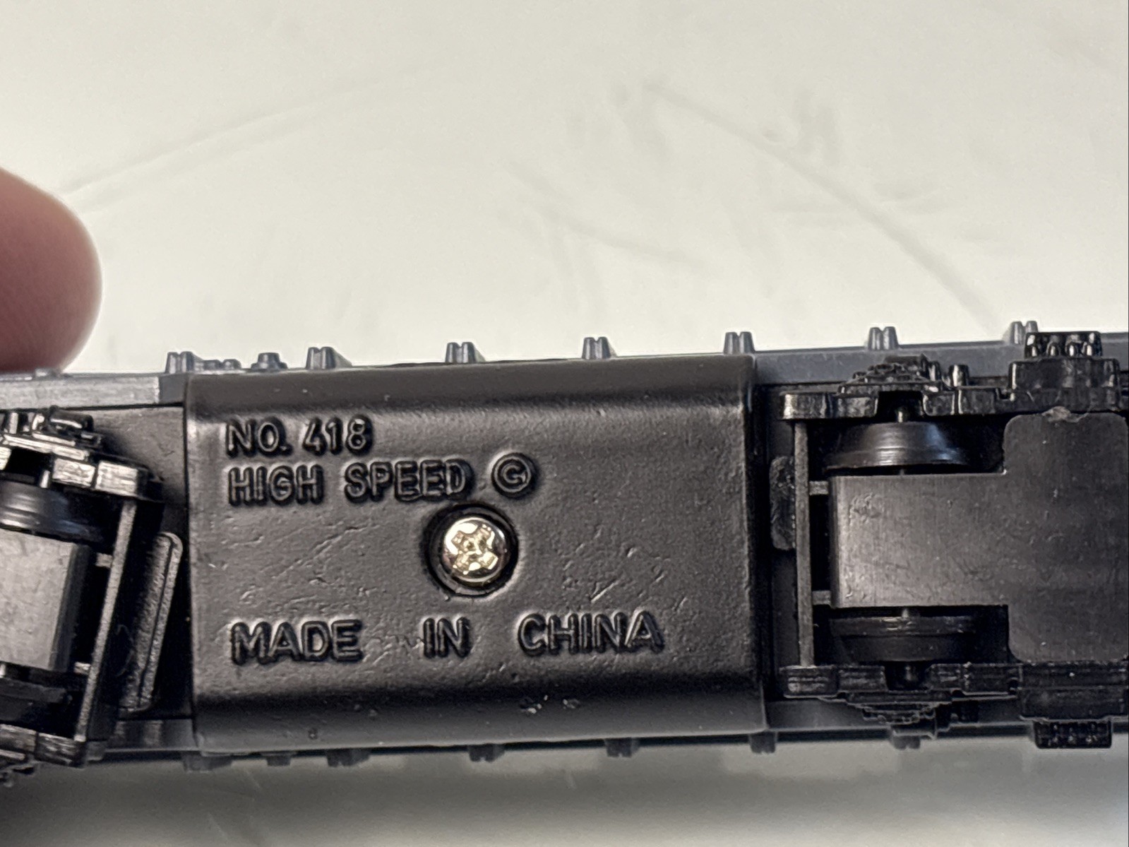 N Scale Southern Pacific 9725 Diesel Locomotive Caboose Box Railroad 3 Tracks