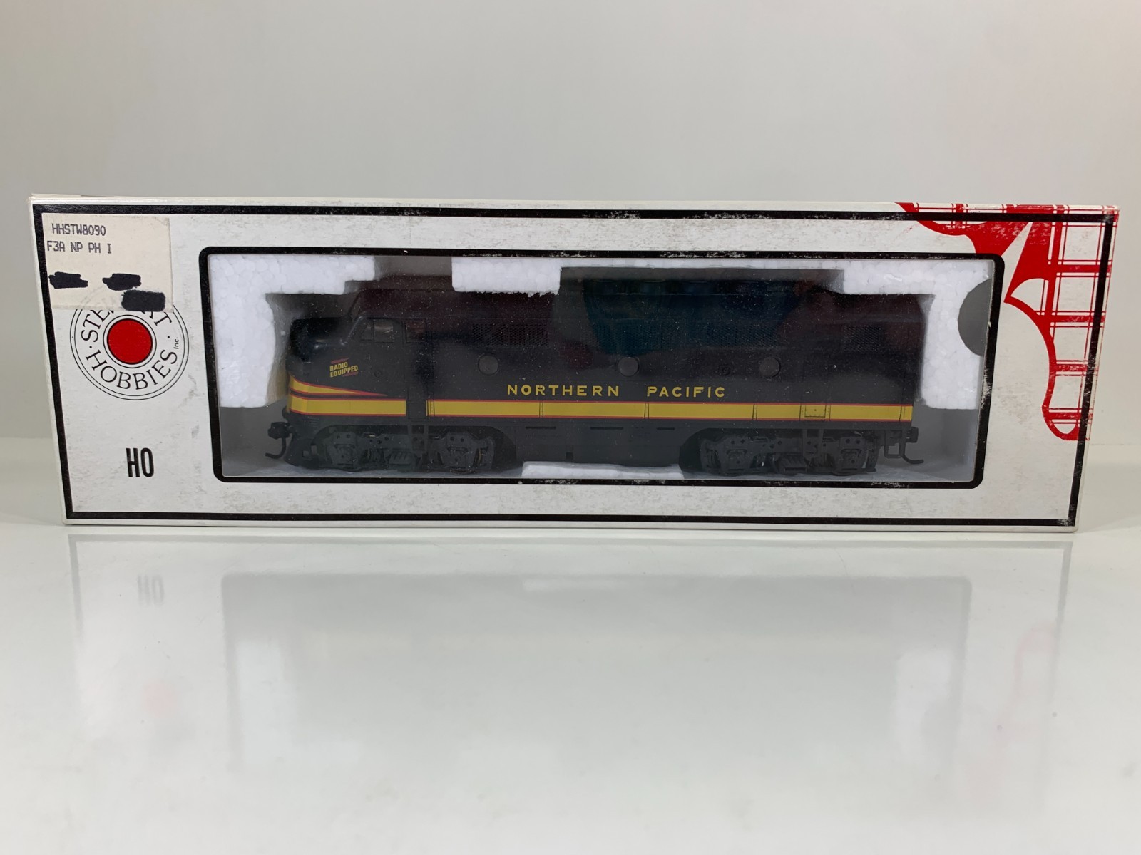 HO Stewart Hobbies 8090 F3 A Phase 1 Northern Pacific Diesel #Un-numbered