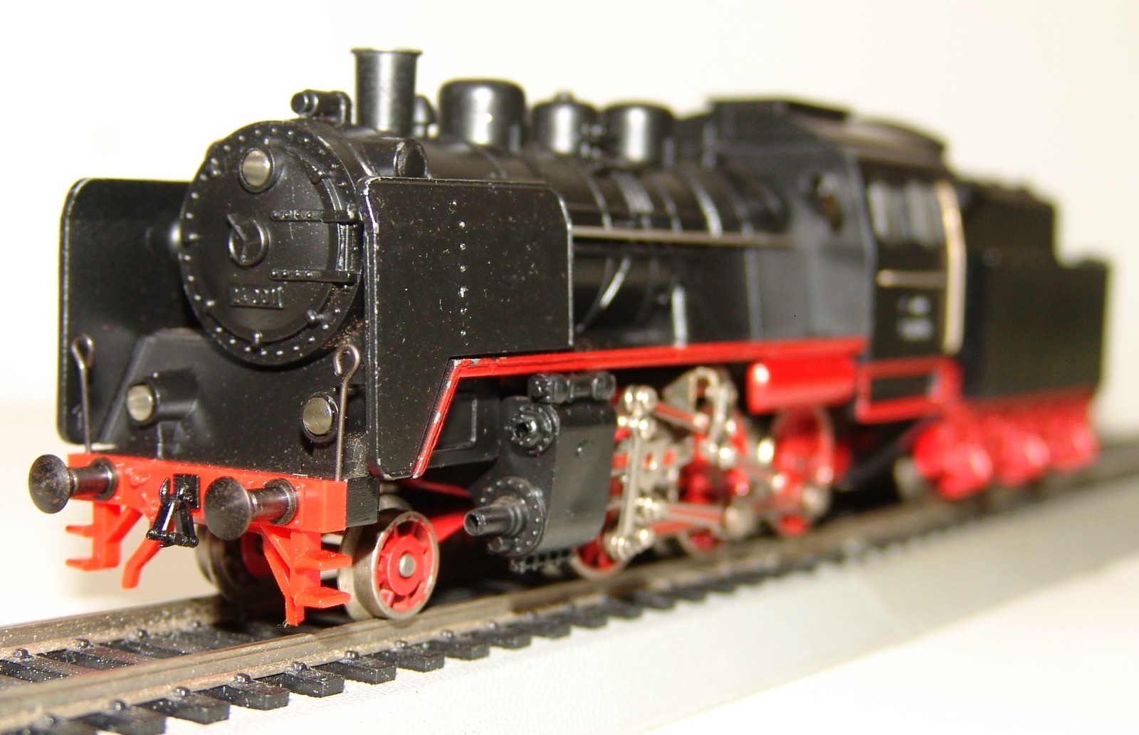 FLEISCHMANN DC HO 1350 24 001 STEAM LOCOMOTIVE (L15)