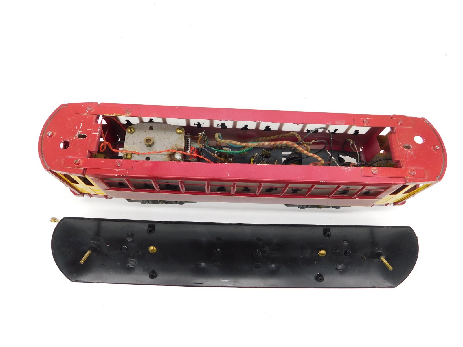 BOWSER No. 551-050126 BRILL O GAUGE 2-RAIL TIN PLATE RED TROLLEY