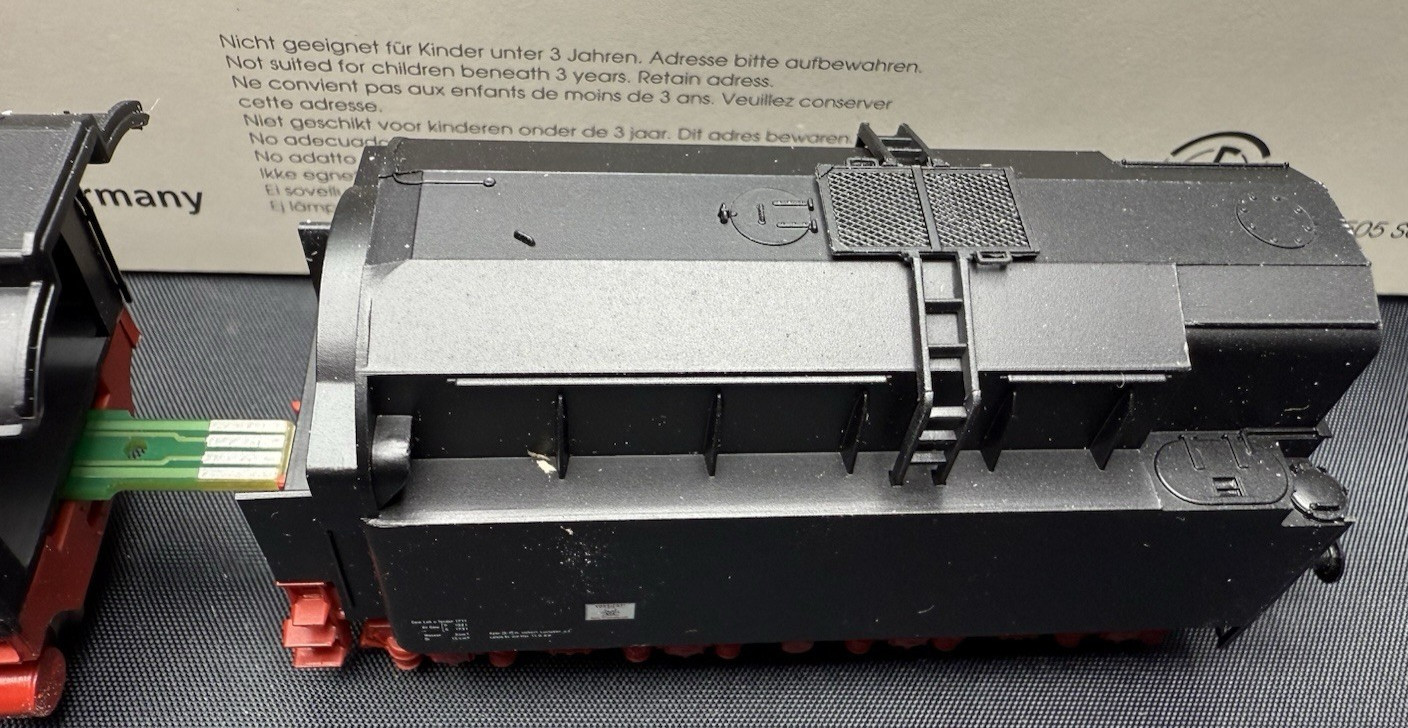 PIKO 50200 ELECTRIC LOCOMOTIVE AND TENDER HO SCALE IN BOX MADE GERMANY