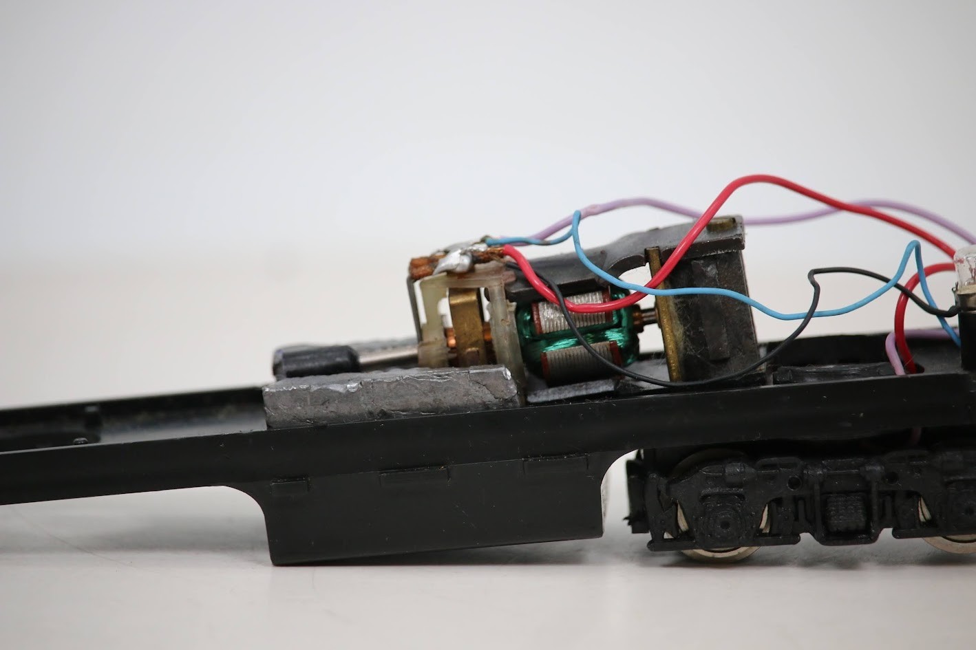 HO Scale Locomotive Frame w Interior Parts Repair Project