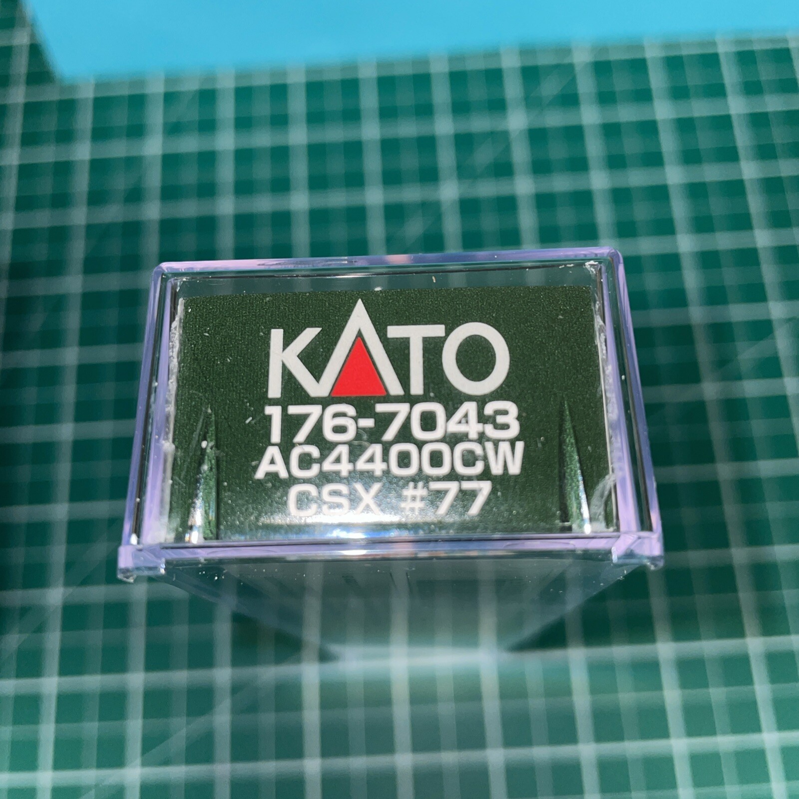 New! N-Scale Kato 176-7043 AC4400CW CSX #77 DC $143.00 Make offer