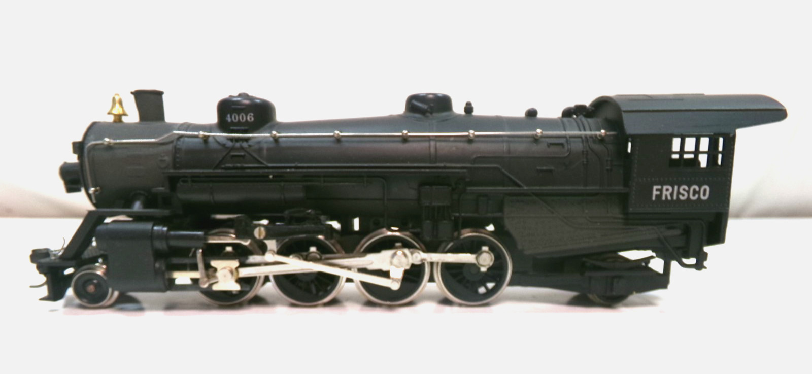 HO gauge AHM Frisco 2-8-2 steam engine (lot A8121)