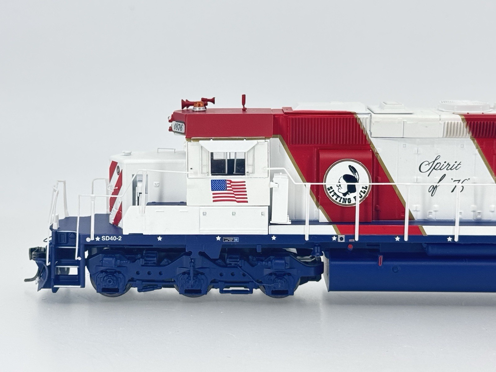 HO Athearn 98270 Burlington Northern Bicentennial SD40-2 Locomotive BN #1876