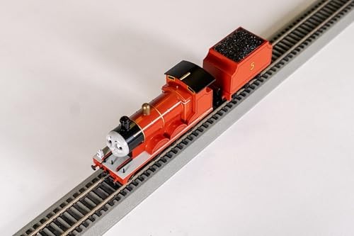 Bachmann 28-58743 HO Thomas & Friends James Red Steam Locomotive NEW