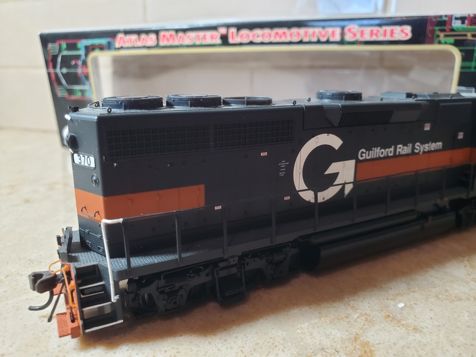 Atlas Master GP40 High Hood MEC #370 Guilford Pan Am DCC C-9 Unrun Wrong Box