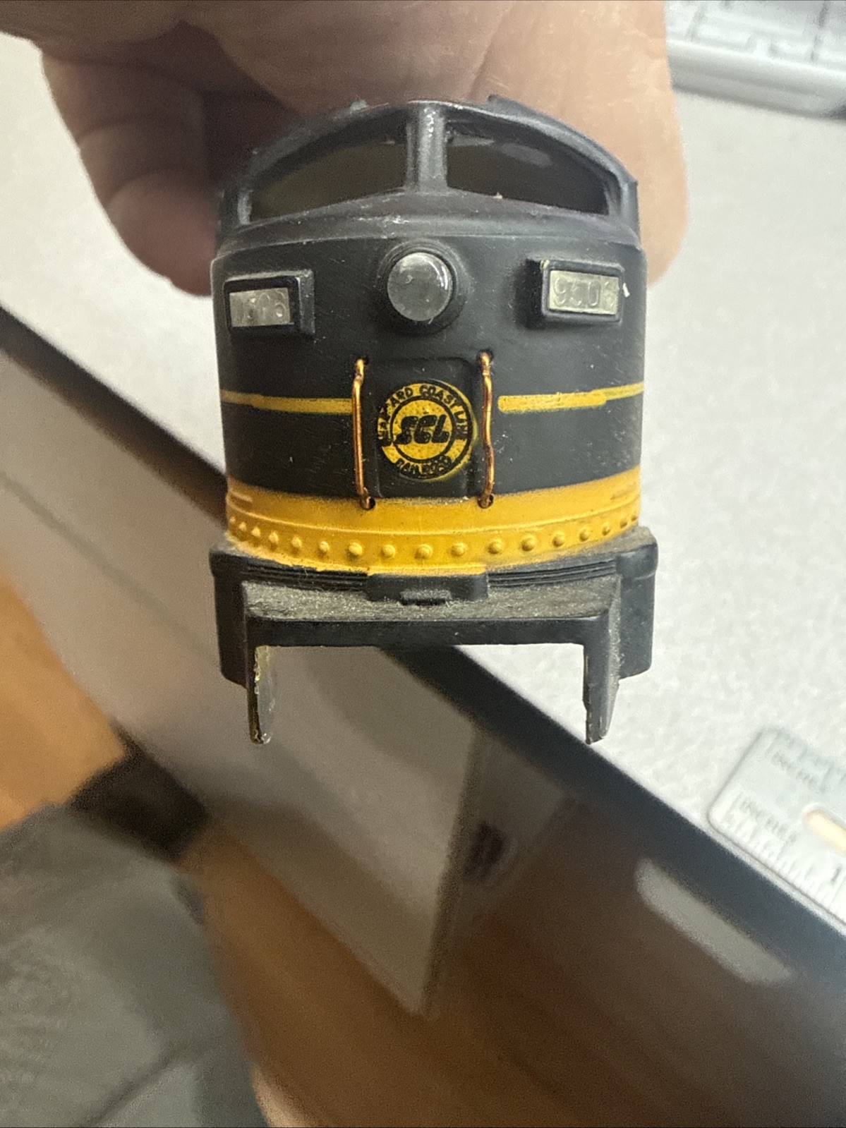 Ho Scale – Seaboard Coast Line SCL Locomotive – Shell Only – For Parts