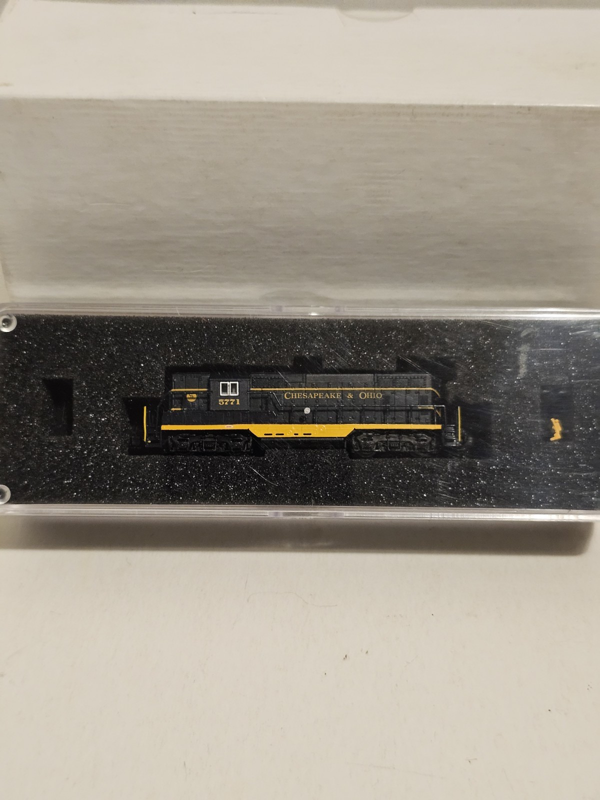 AZL Z Scale C&O GP7 Loco 6202. RD #5771 American Z Line Chesapeake & Ohio