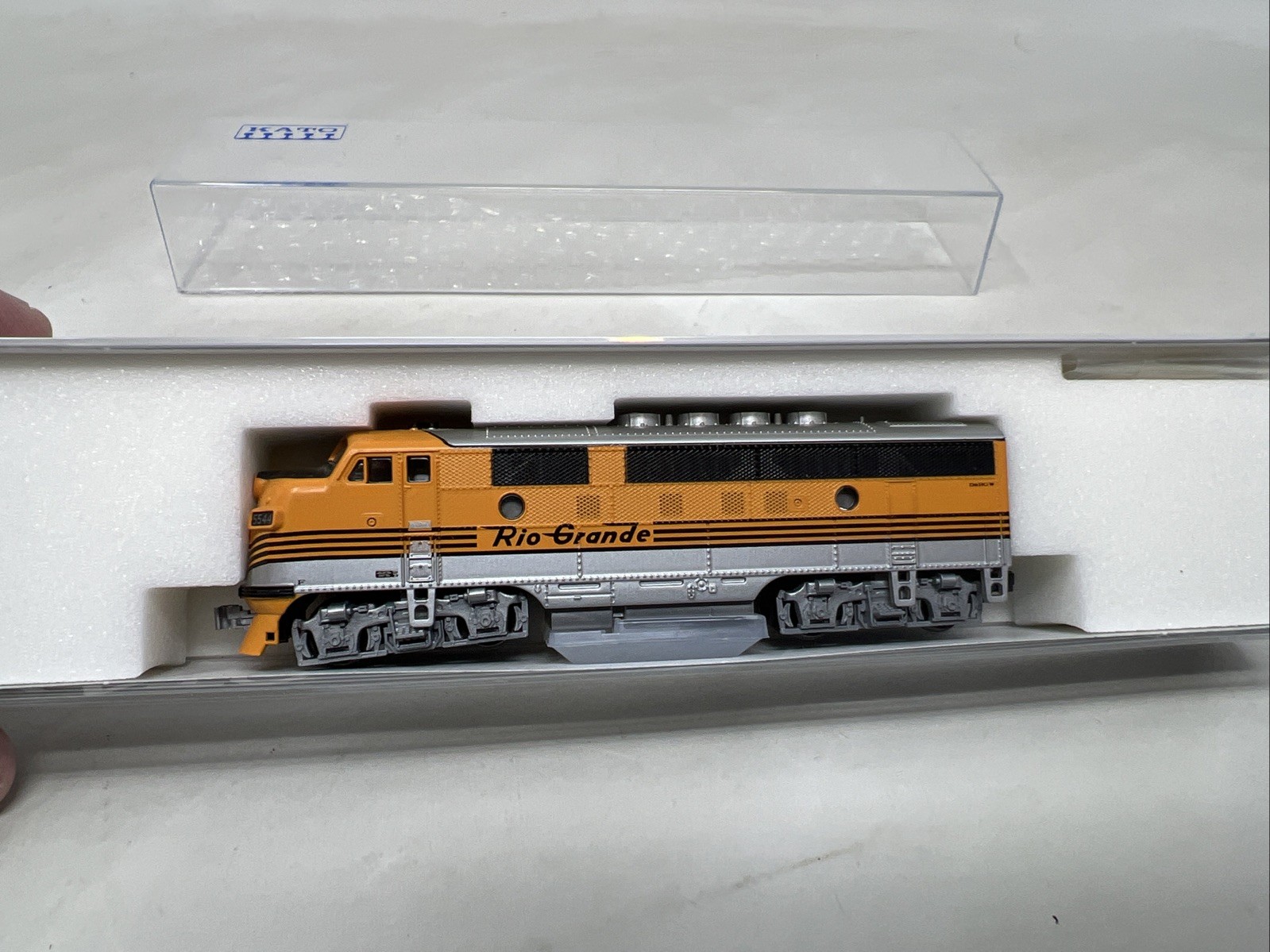 KATO N-Scale 176-1304 EMD F3A D&RGW #5541 Rio Grande made in JAPAN N Gauge