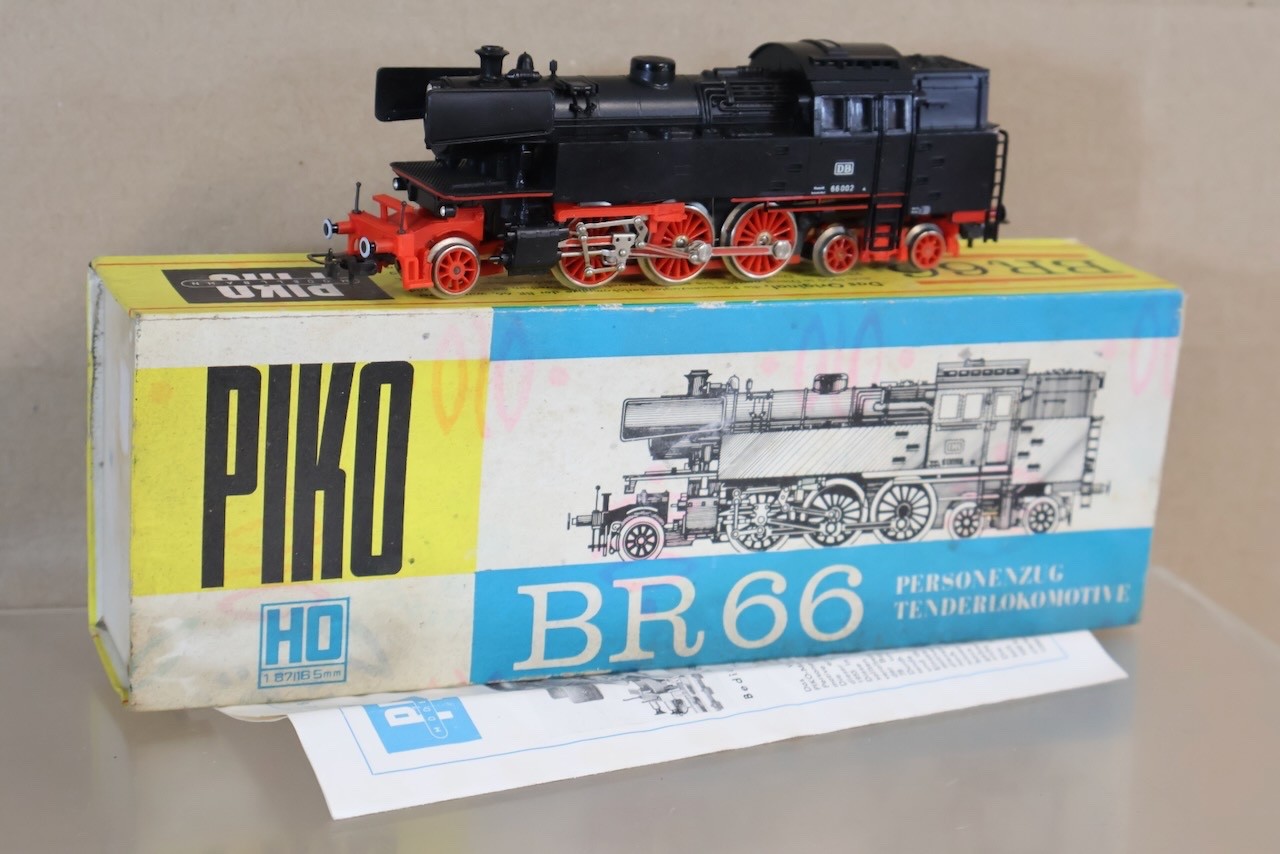 PIKO VEB 5/6301 DB 2-6-4 CLASS BR 66 002 TANK LOCOMOTIVE BOXED op
