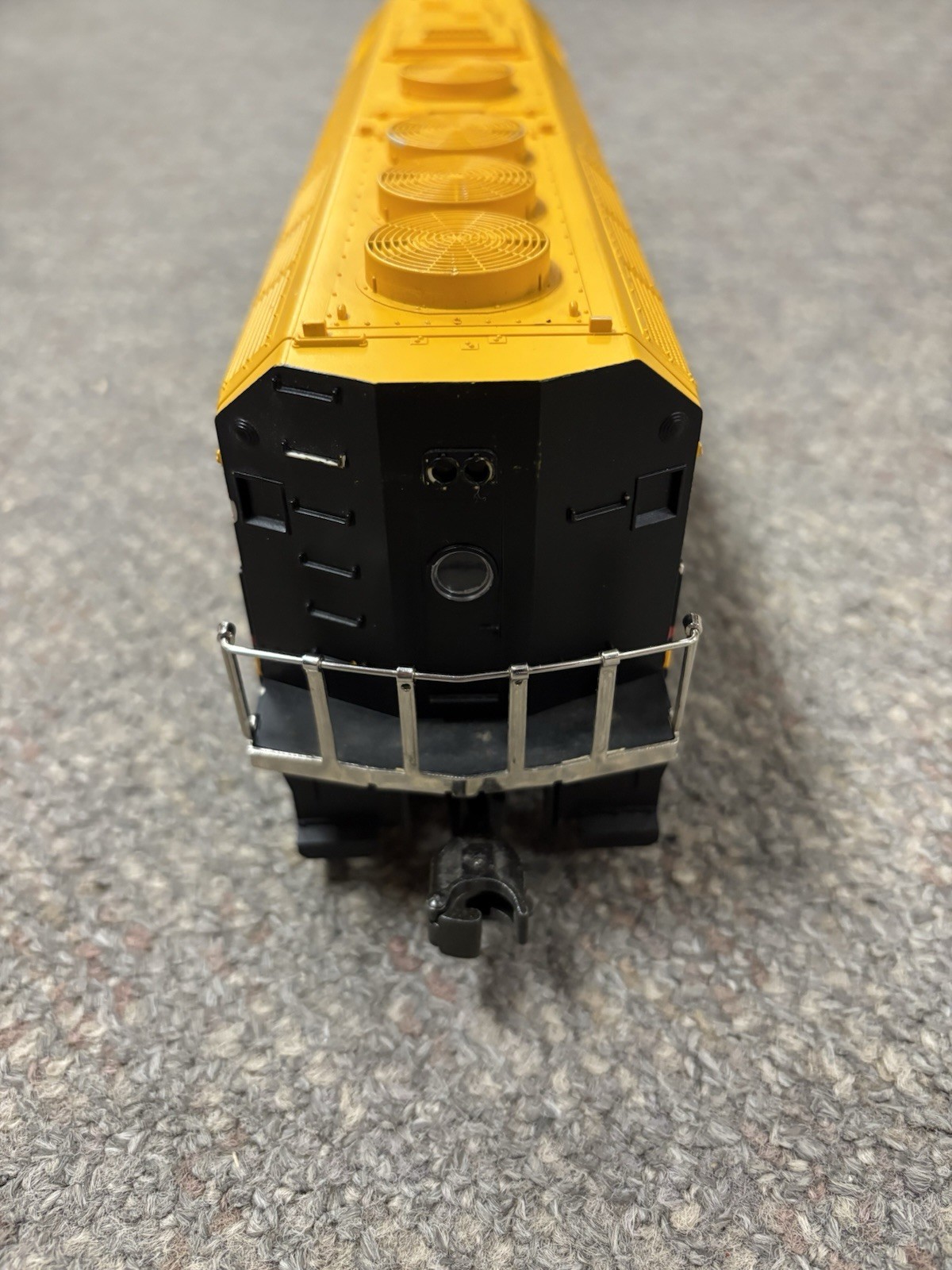 + MTH O Gauge RailKing Caterpillar CAT #1925 F40PH Diesel Locomotive w/ Horn *SS
