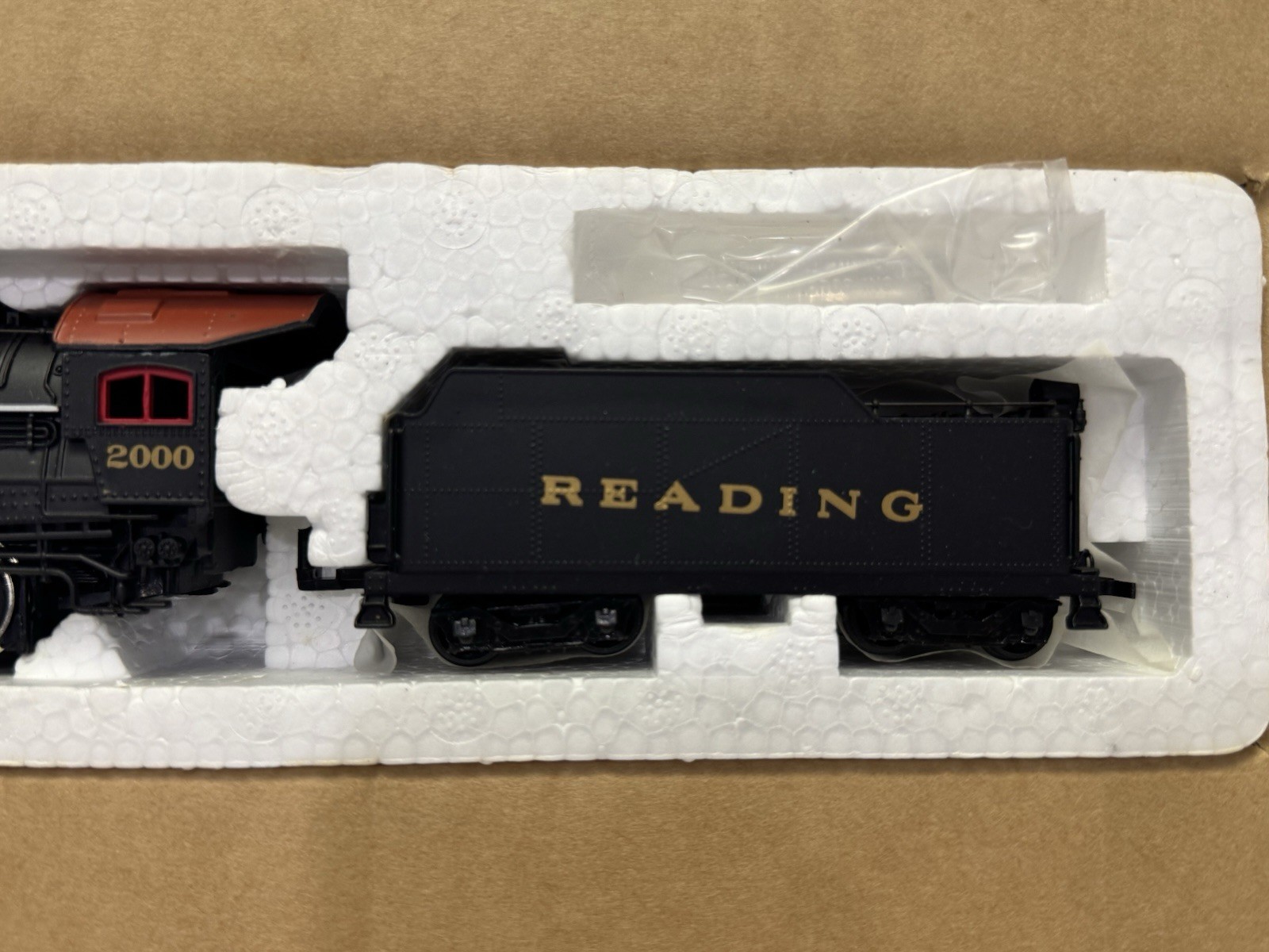 Bachmann 530-02 SANTA FE 2-8-0 Consolidation Locomotive & Tender HO Open Box