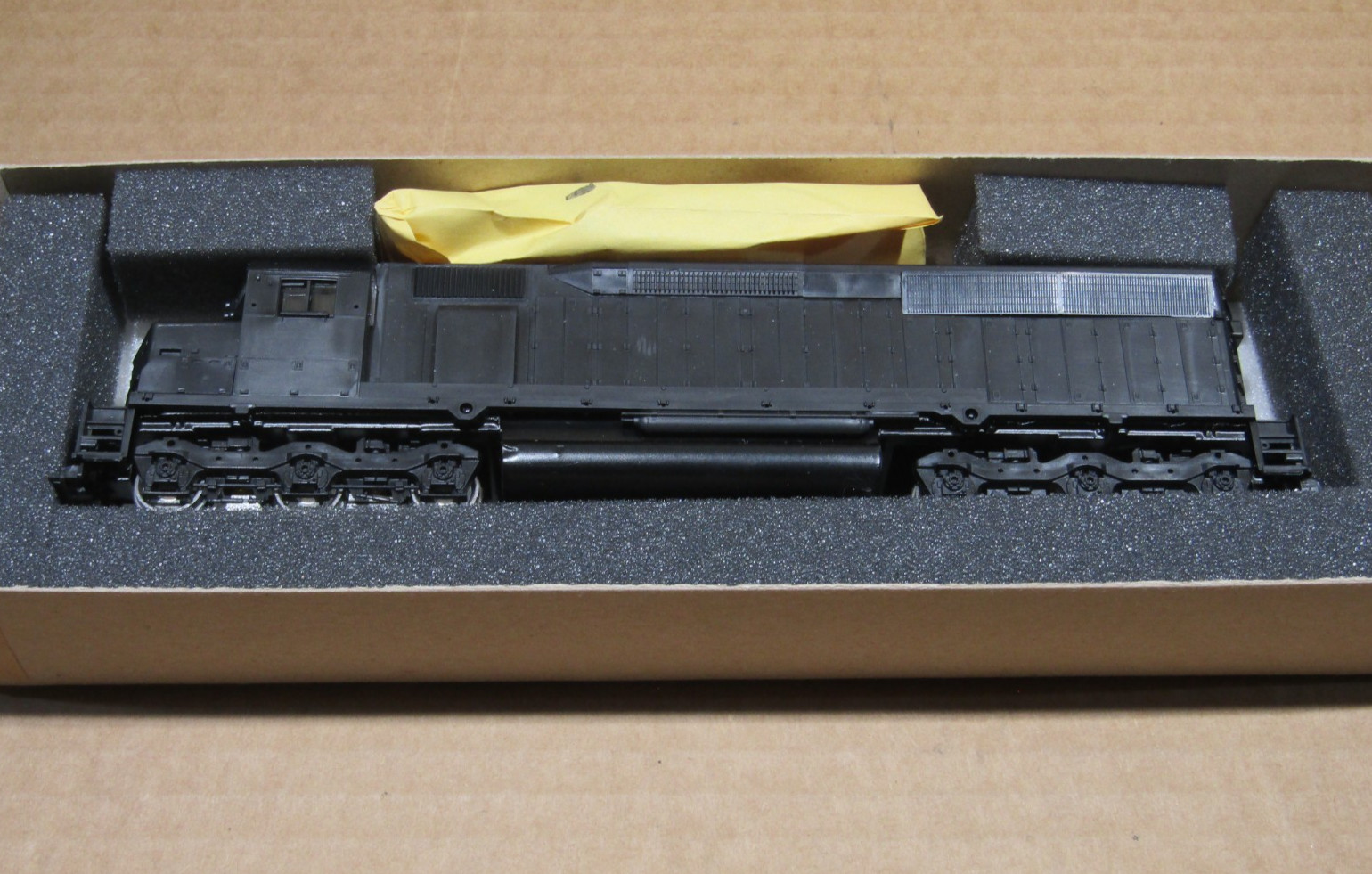 Athearn HO Locomotive 4160 SD45 Powered Undecorated
