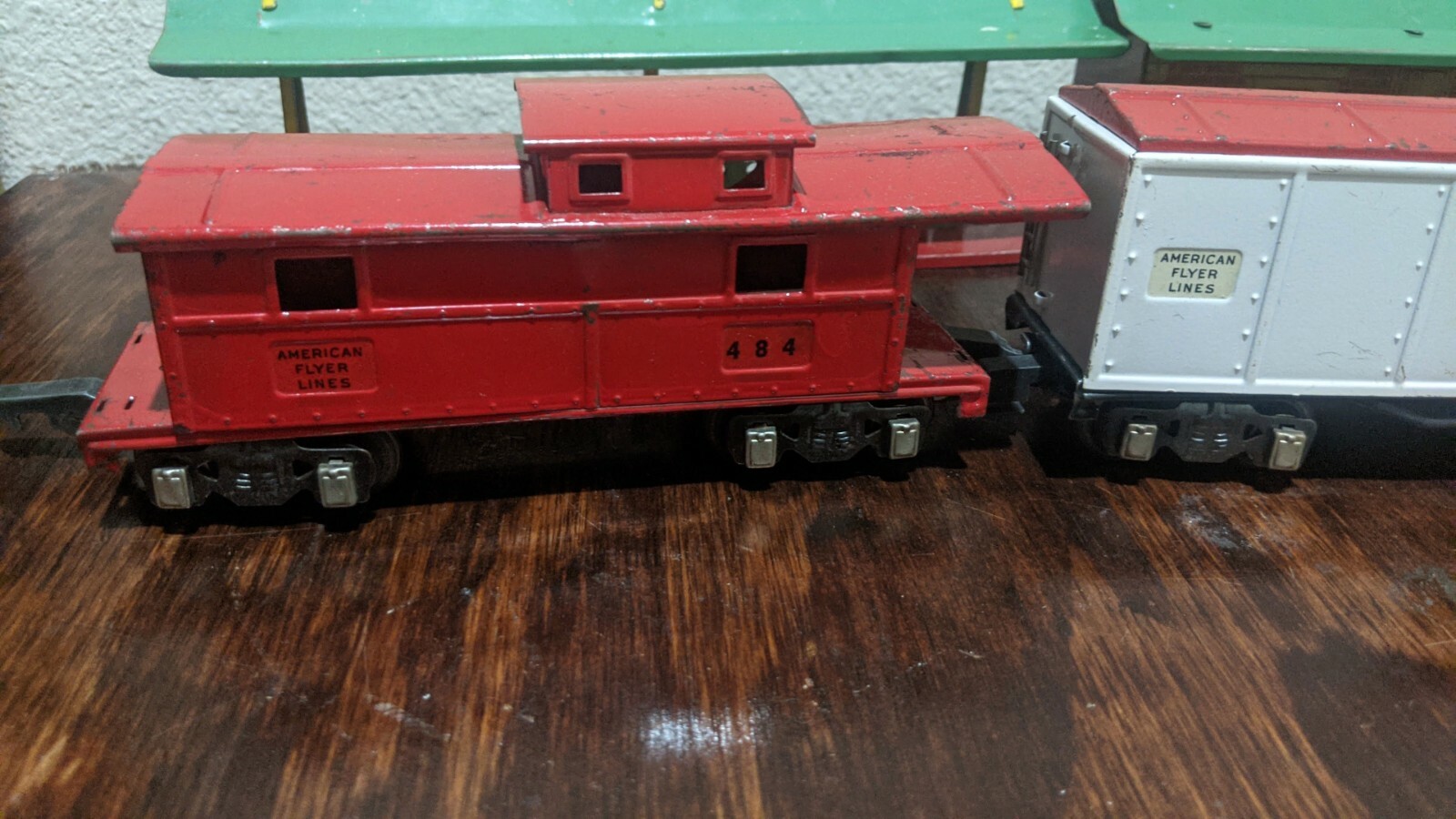 Vintage American Flyer Steam Engine w/ buildings, others