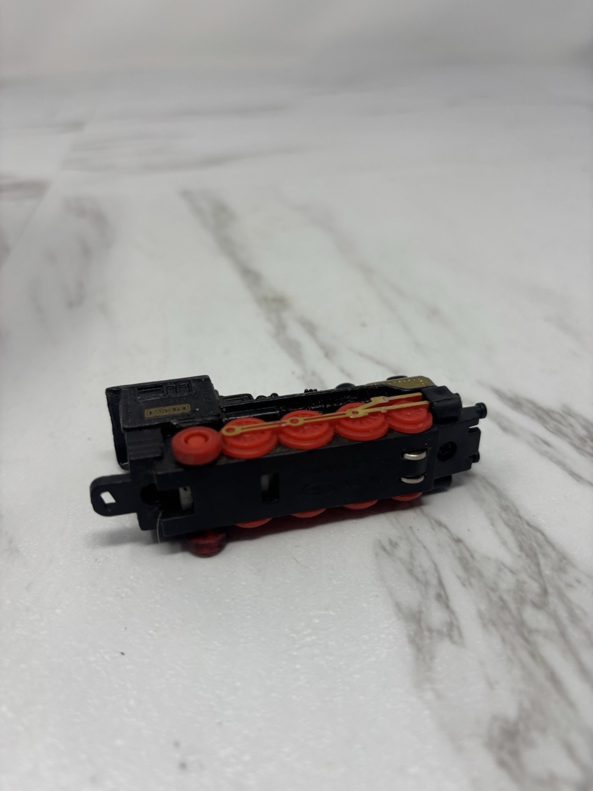 Vintage Soma Pull N Go Santa Fe diecast engine car train carriage, 1989
