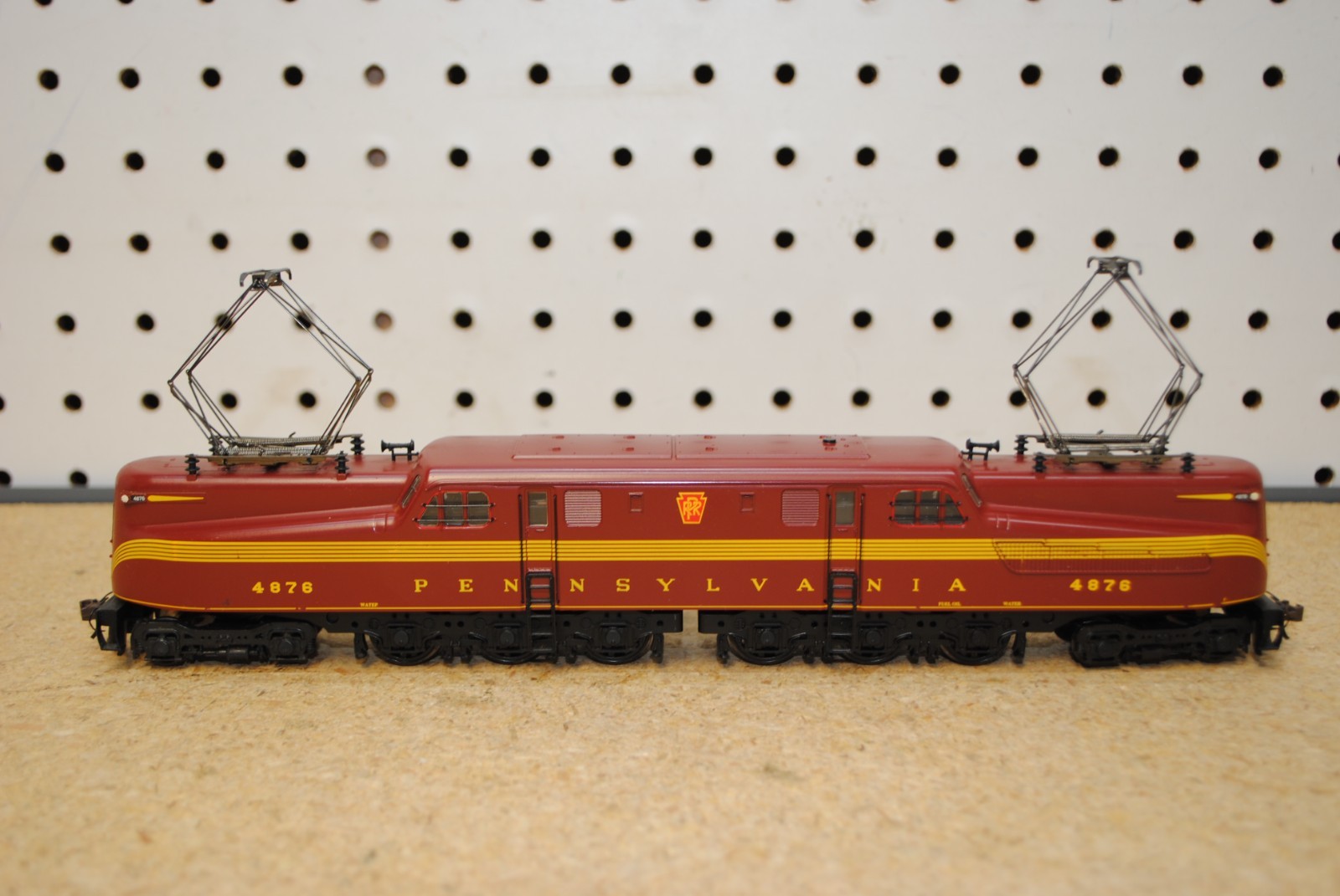 Bachmann 65202 PRR Pennsylvania #4876 Tuscan Red GG1 Electric Locomotive HO
