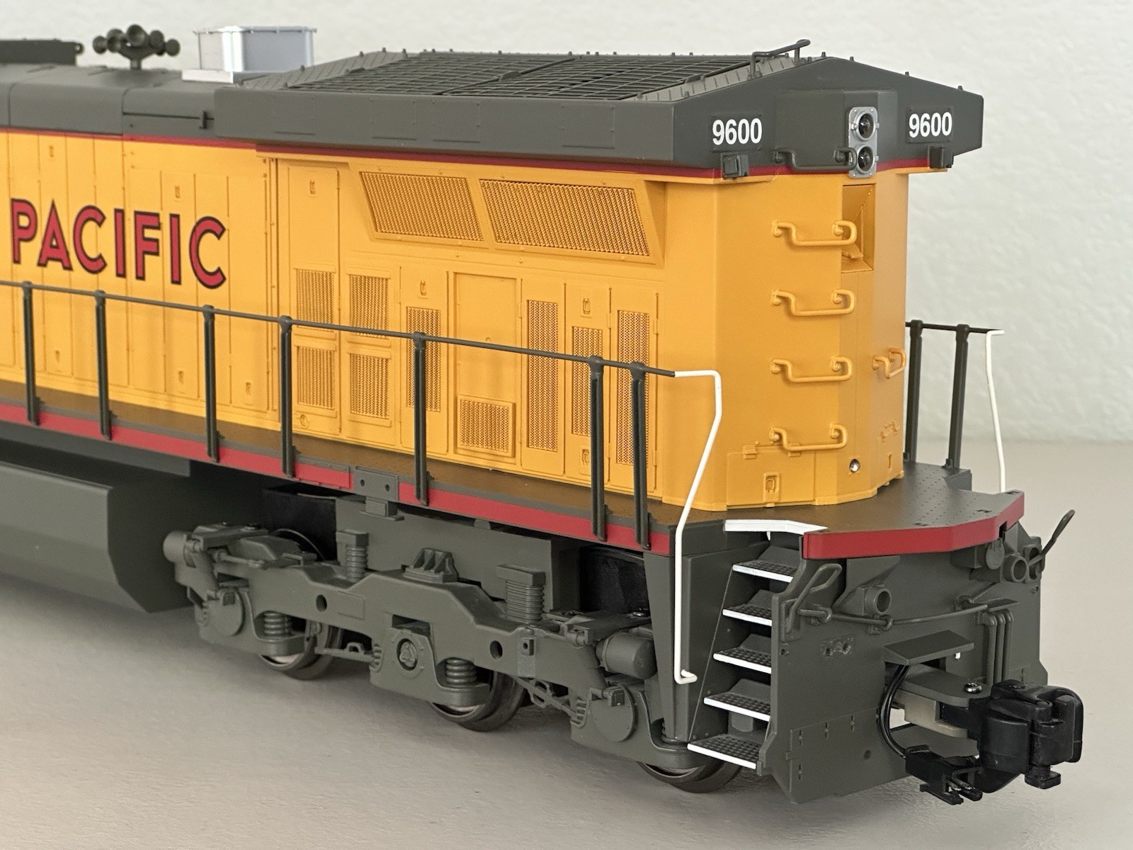 Aristo-Craft Union Pacific “Original Scheme” Dash-9 #9600 ART-23004-B (see note)