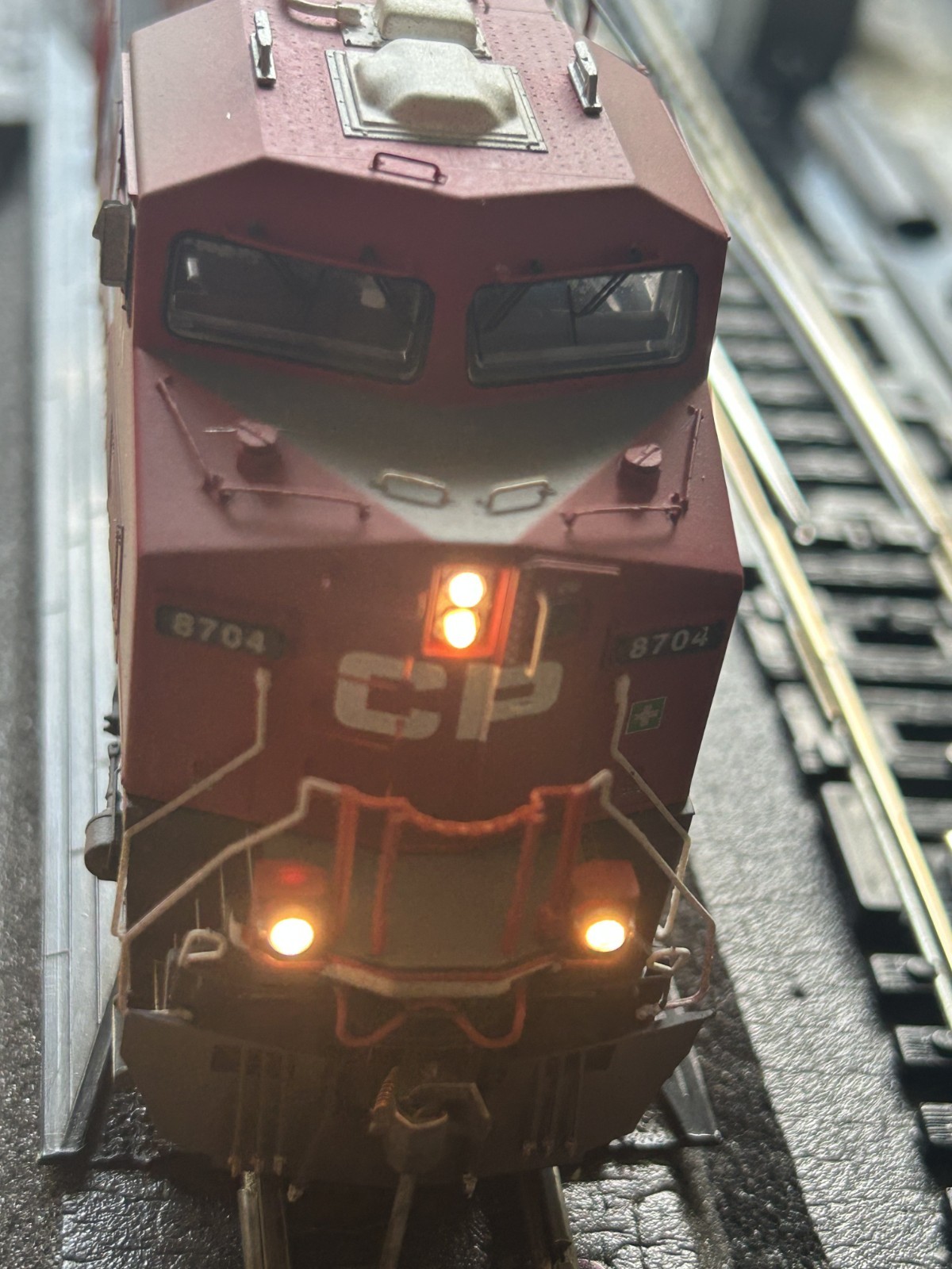Athearn Genesis HO CP GE ES44AC #8704 DCC/Tsunami2 Sound +Weathered +Keep-Alive
