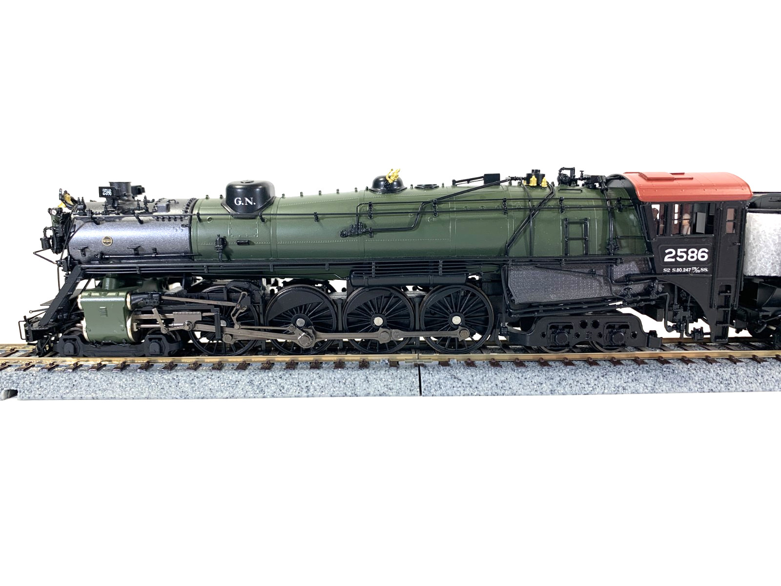 HO Broadway Limited Hybrid 2874 Great Northern S2 4-8-4 , DC/DCC Paragon 3