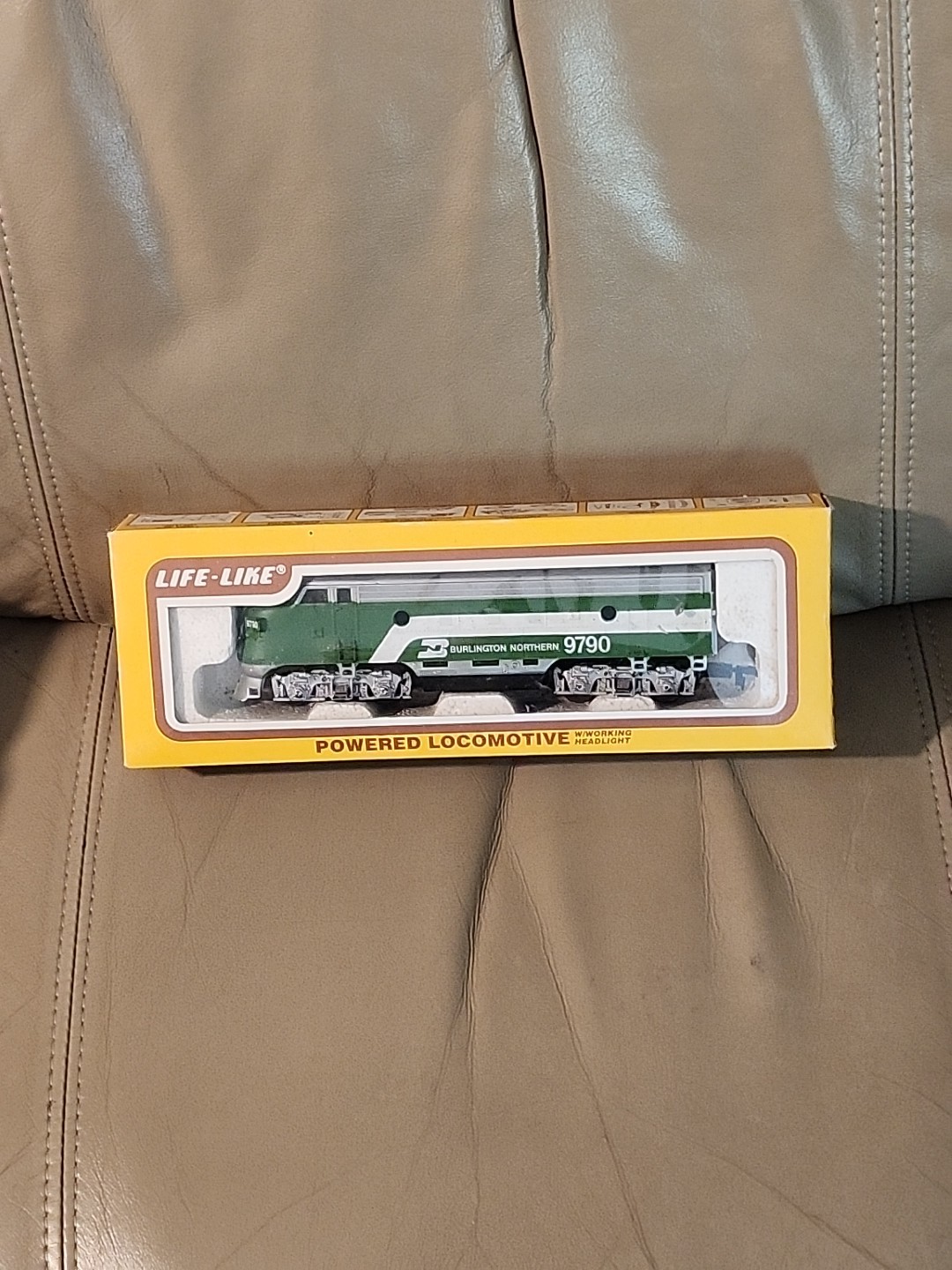 Used Life-Like 8326 HO Demo FB2 Diesel Engine #1602B (Non-Powered) w/Box