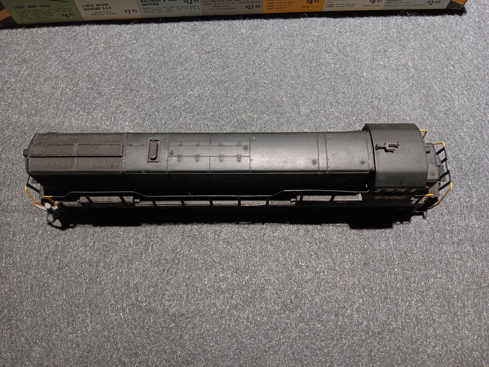 HO AHM 5054 PRR GE Diesel U 25 C, Cab 6500, Kadee Cplrs, Brakeman