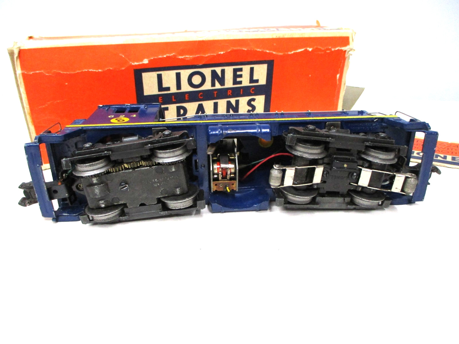 Lionel 624 C and O GM Diesel Loco Postwar O gauge X8296