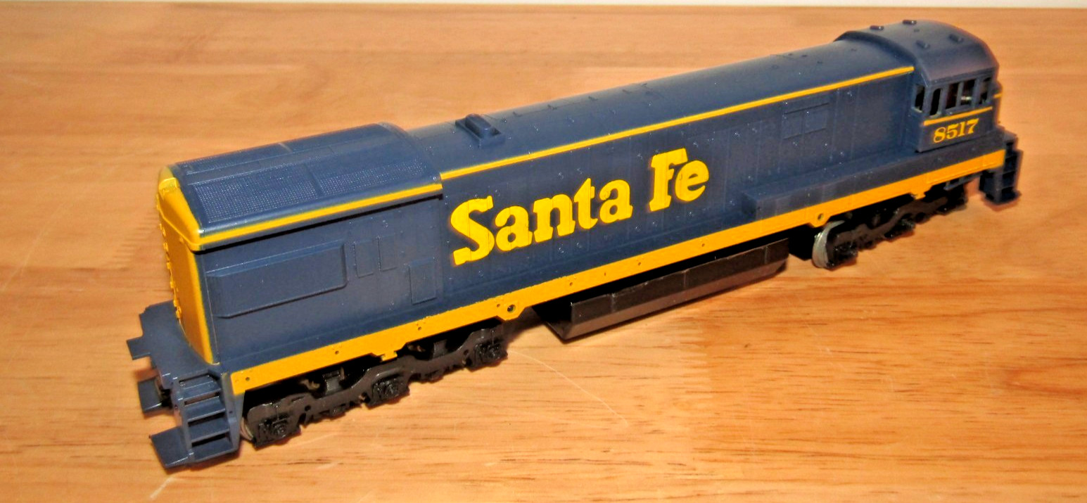 Athearn HO 3501 Santa Fe U33-C Powered Engine Diesel Locomotive 8517 NEW