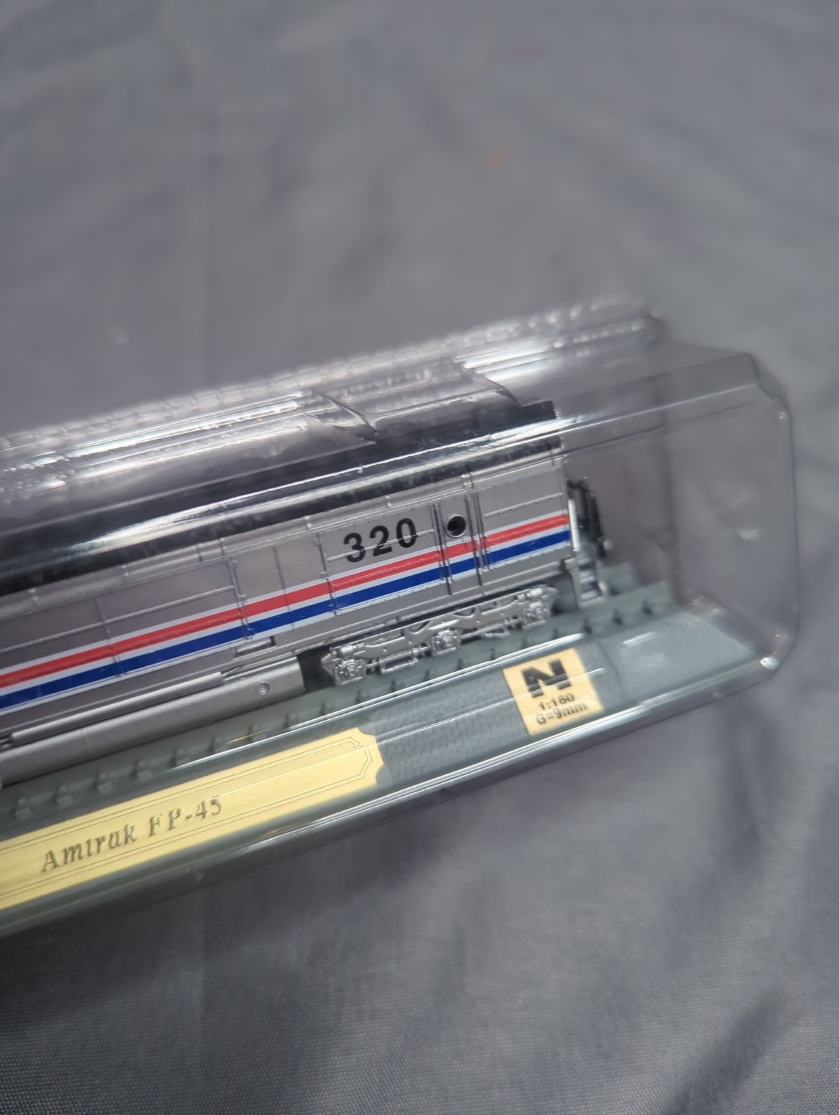 Del Prado N Scale Amtrak FP-45 Display Model Locomotive #320- 1:160 Sealed Box